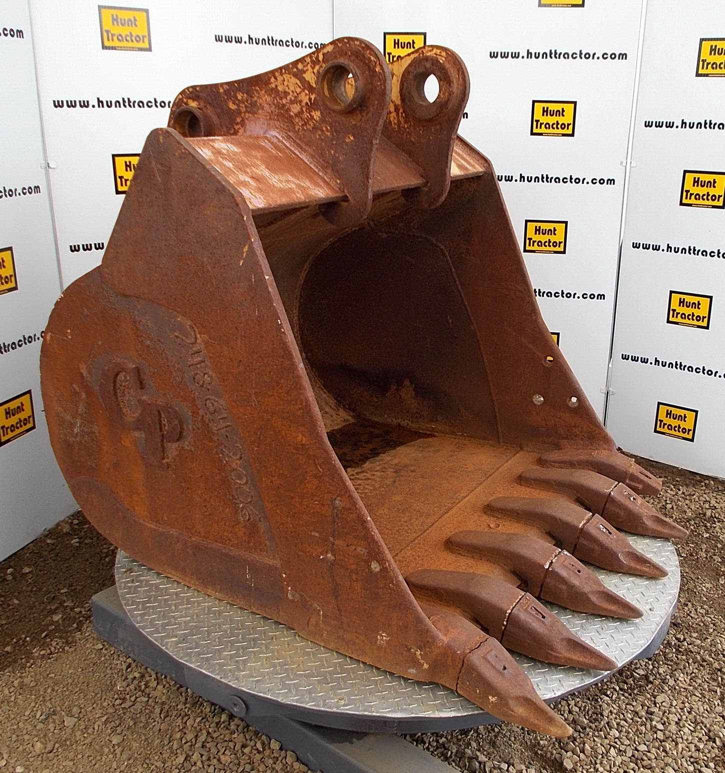 Used 48" John Deere 225DLC PinOn Excavator Bucket For Sale