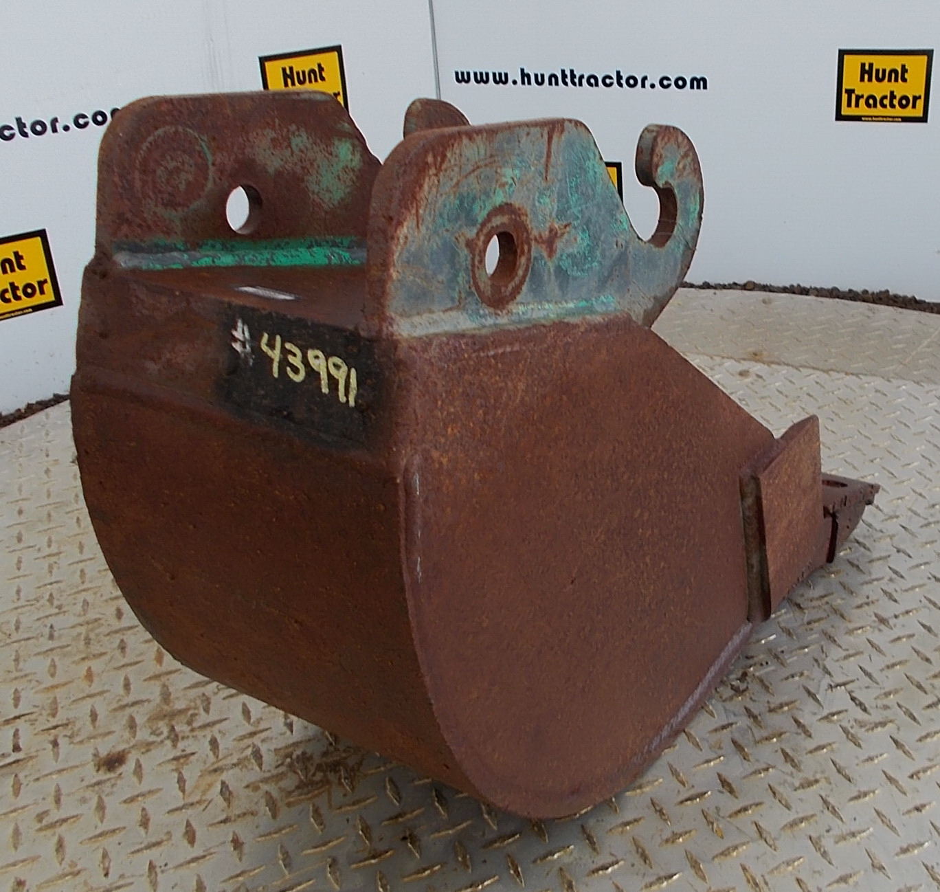 Hunt Tractor Used 12" Terramite T5 Terramite Q/C Backhoe Bucket For Sale