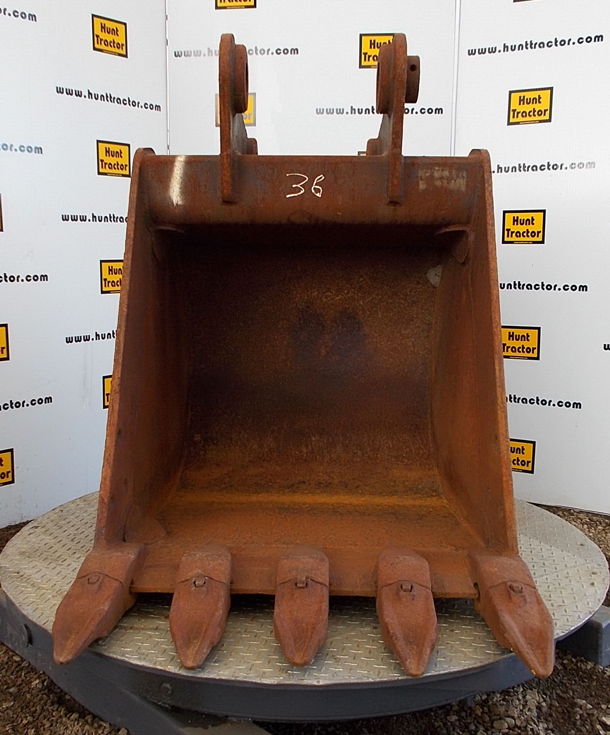 Used 36" Kobelco SK210 Mark VI PinOn Excavator Bucket For Sale