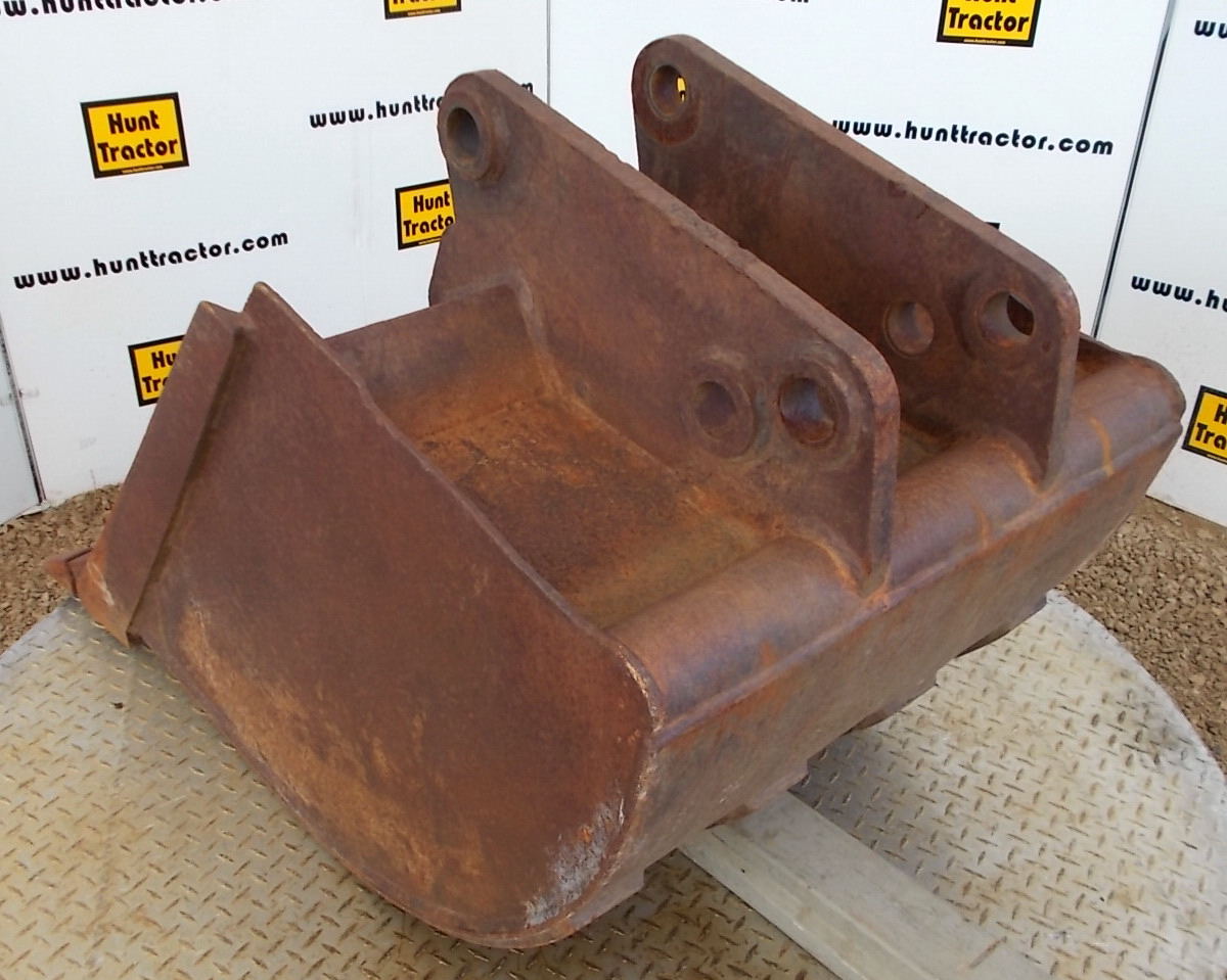 Used 30" JCB 214S PinOn Backhoe Bucket For Sale