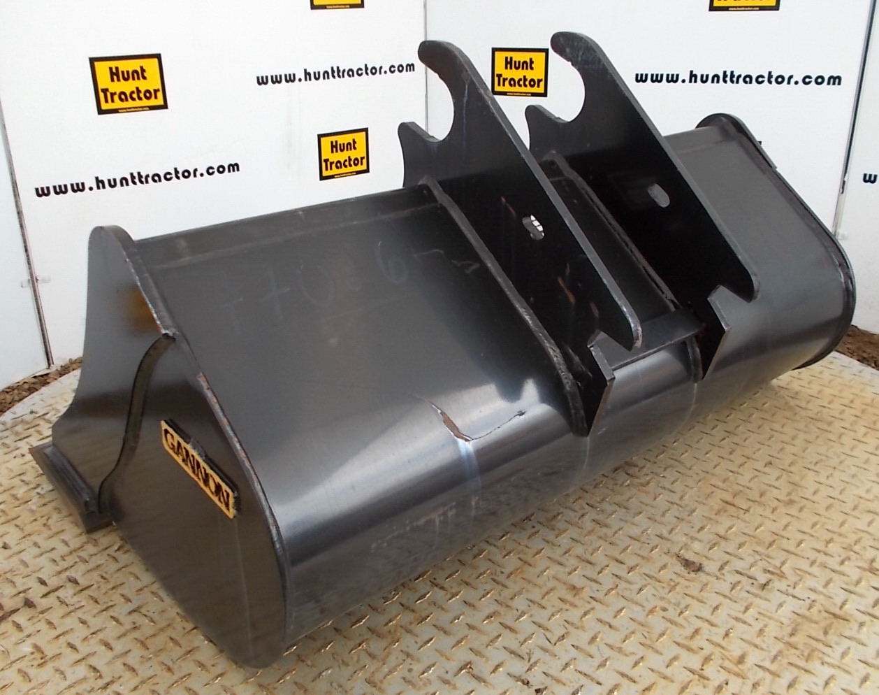 New 42" Unknown Quick Change MiniExcavator Bucket For Sale