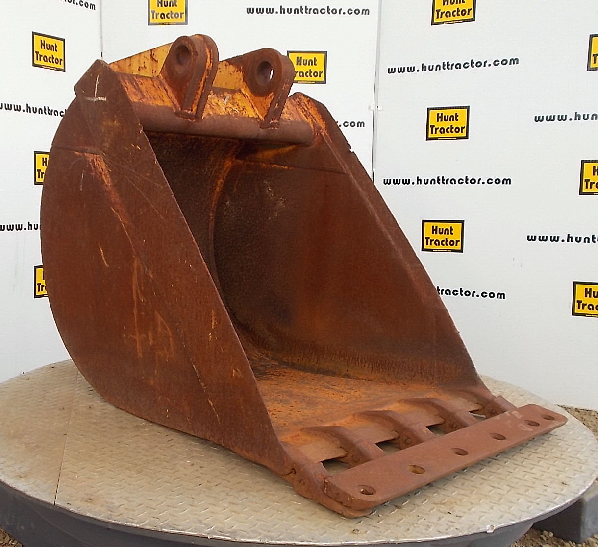 Used 30" John Deere 510 PinOn Backhoe Bucket For Sale