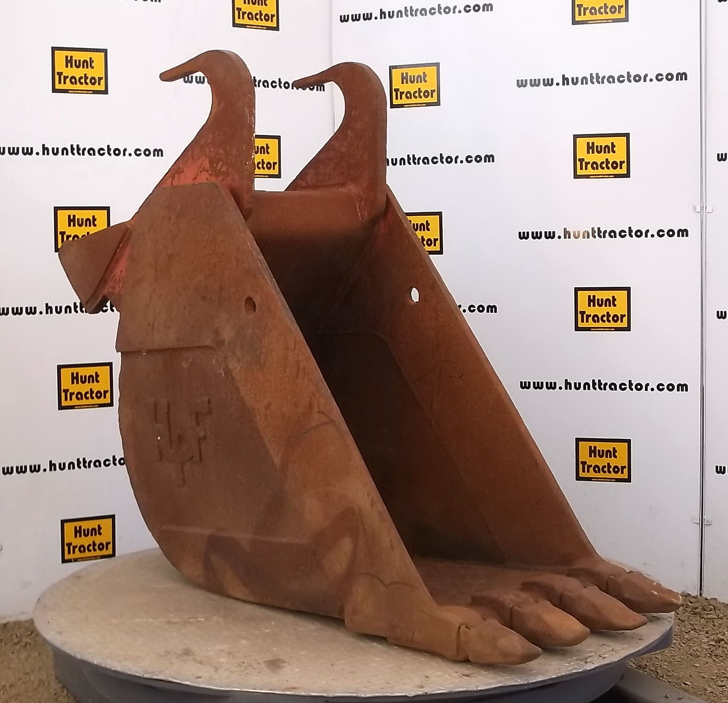 Used 24" Jones Wedge Excavator Bucket For Sale