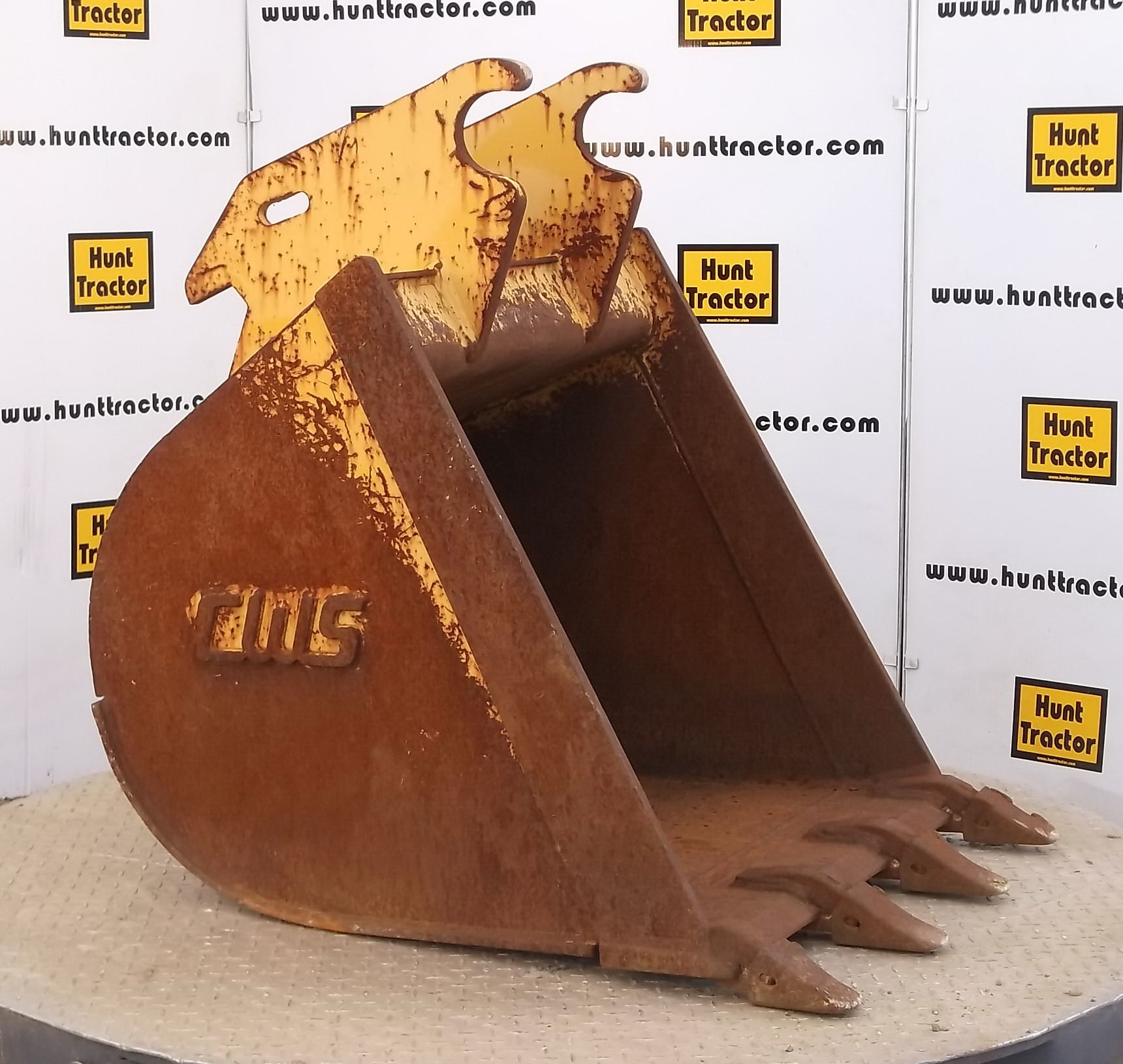 Used 30" CWS Wedge Excavator Bucket For Sale