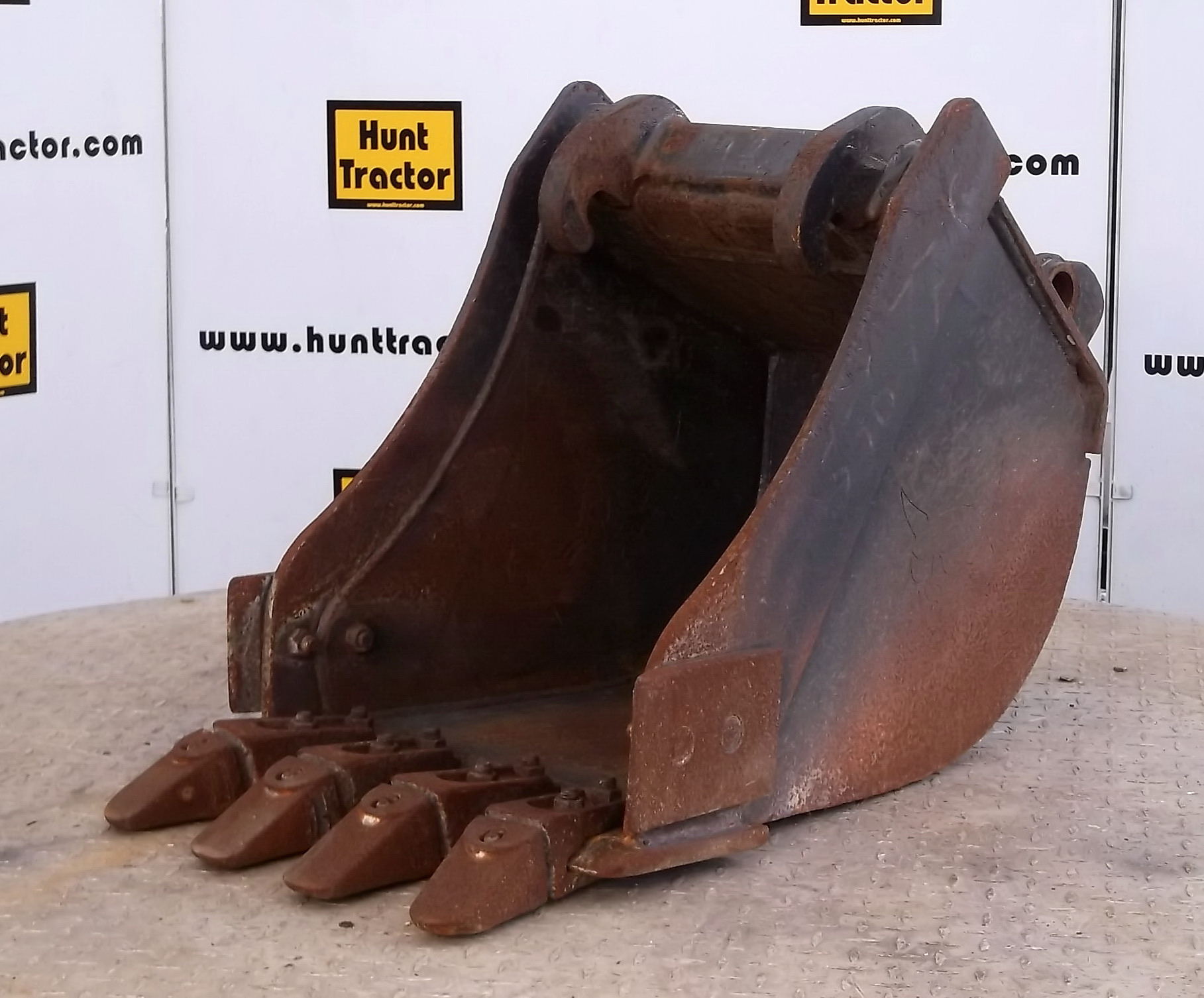 Hunt Tractor Used 16" Class III Bobcat XChange MiniExcavator Bucket