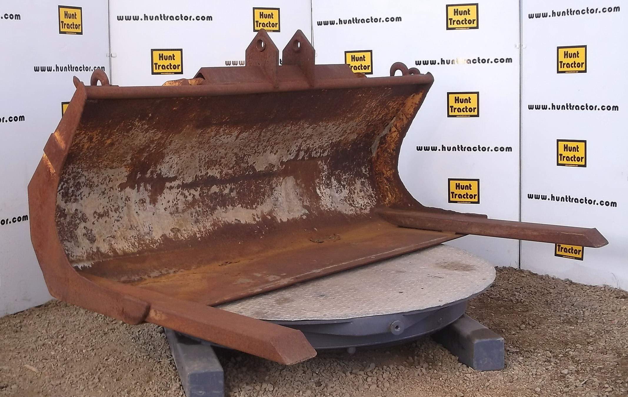 Used 80" Case 580E PinOn General Purpose Loader Bucket For Sale