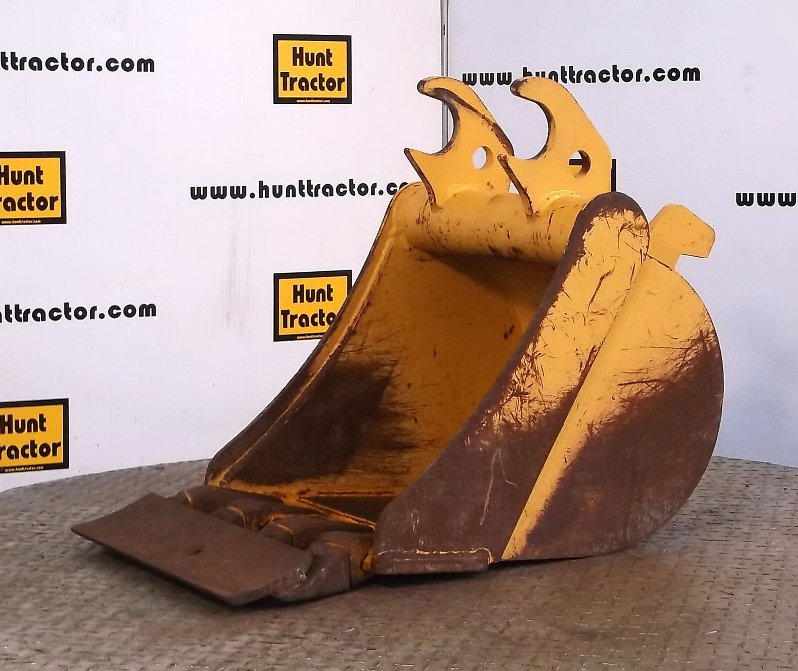 Used 18" John Deere 35D John Deere Wedge MiniExcavator Bucket For Sale