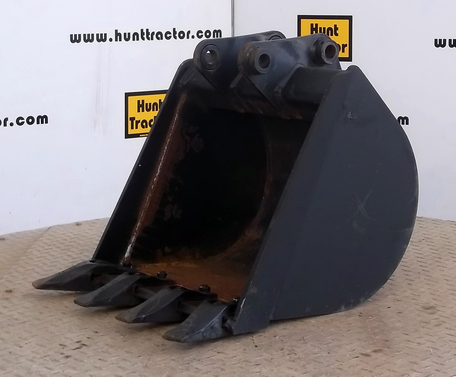 New 18" Kubota B21 PinOn Backhoe Bucket For Sale