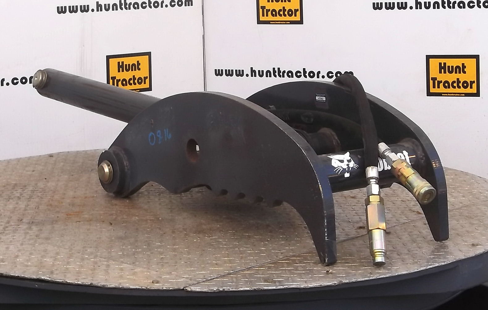 Hunt Tractor New Bobcat E85 Hydraulic Thumb For Sale