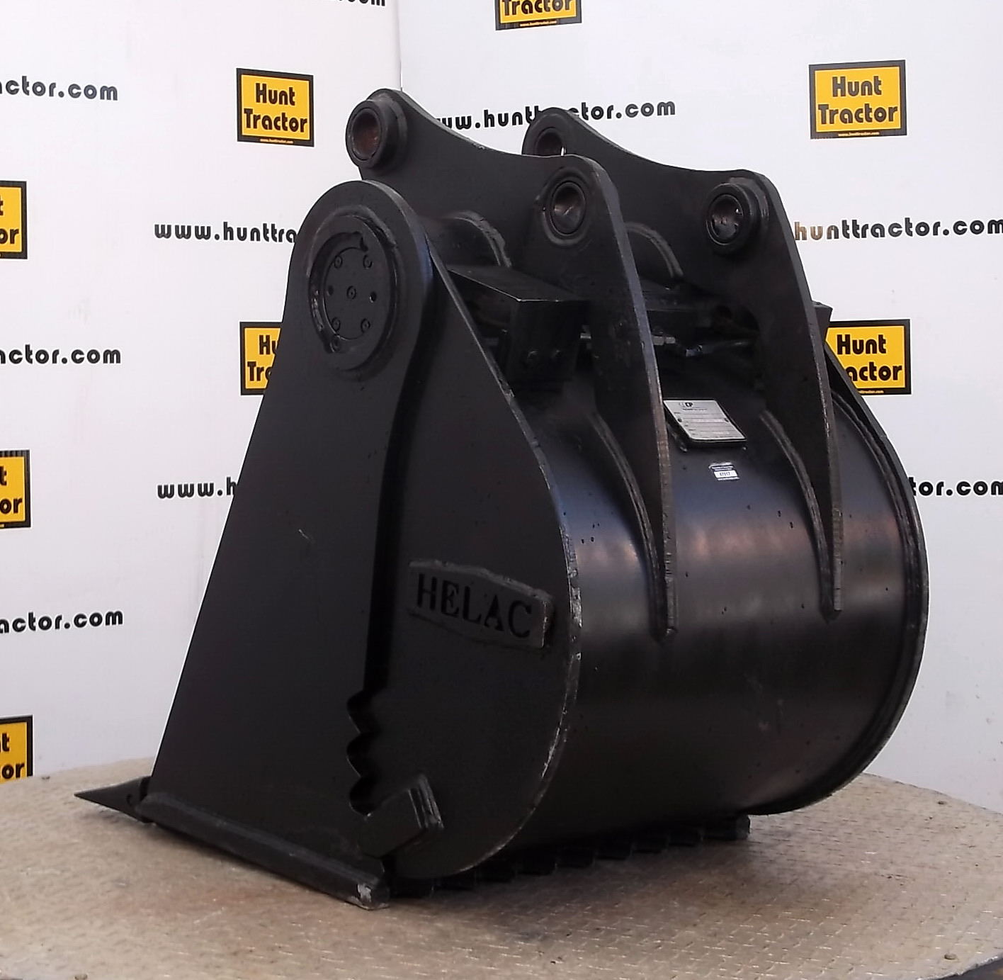 New 24" Caterpillar 416D PinOn Jaw Bucket For Sale