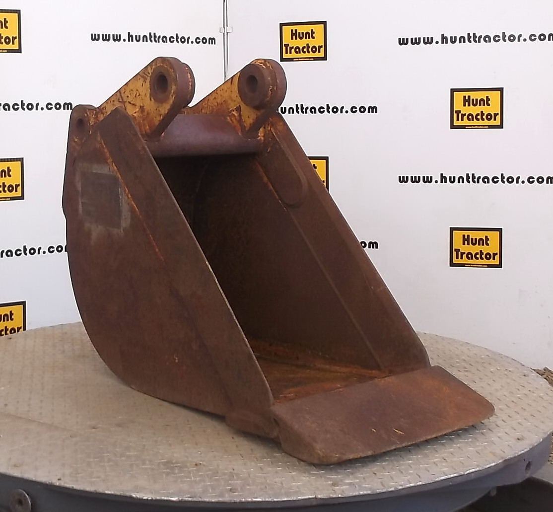 Used 18" John Deere 310D PinOn Backhoe Bucket For Sale