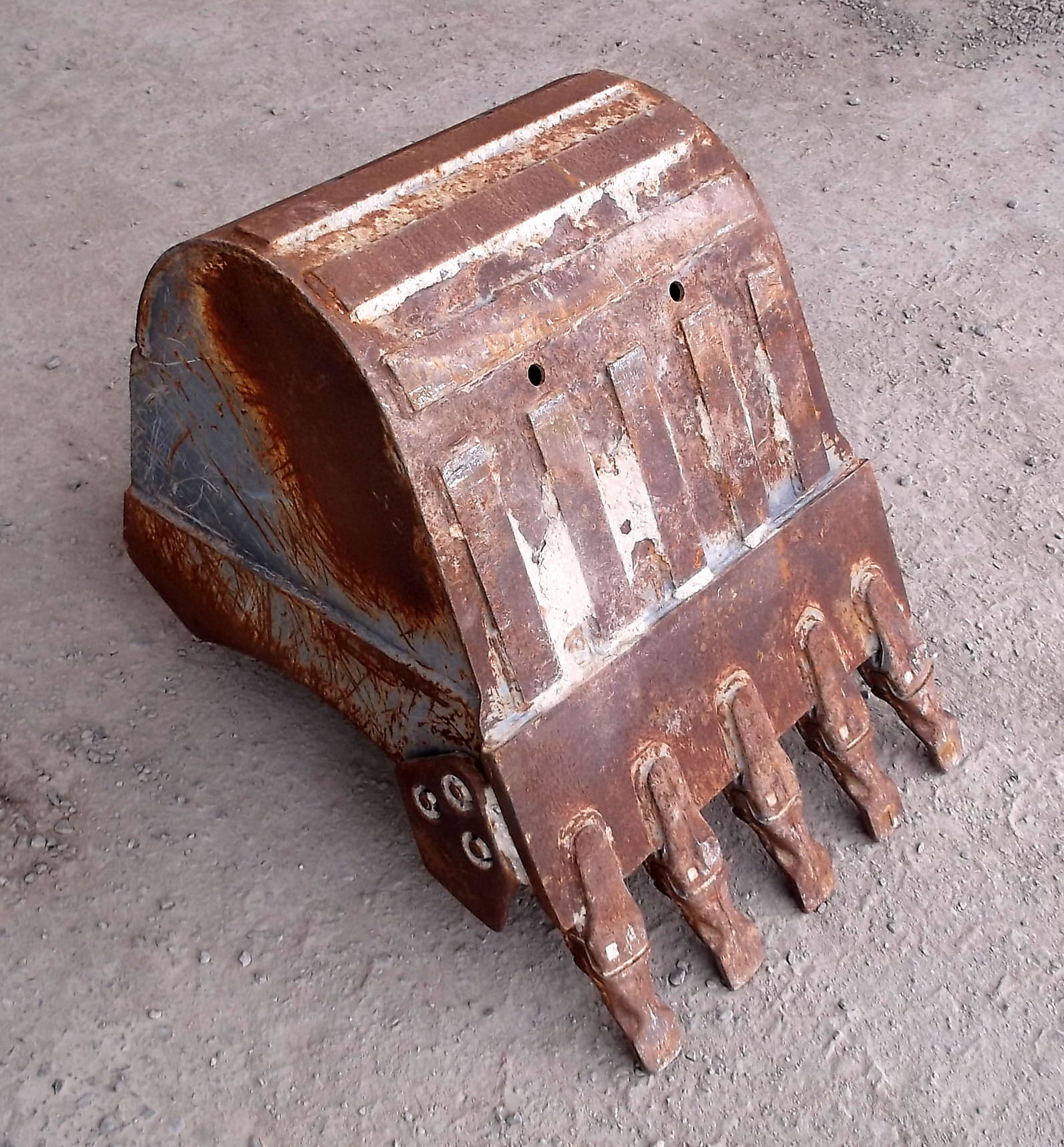 Used 24" Bobcat E42 PinOn MiniExcavator Bucket For Sale