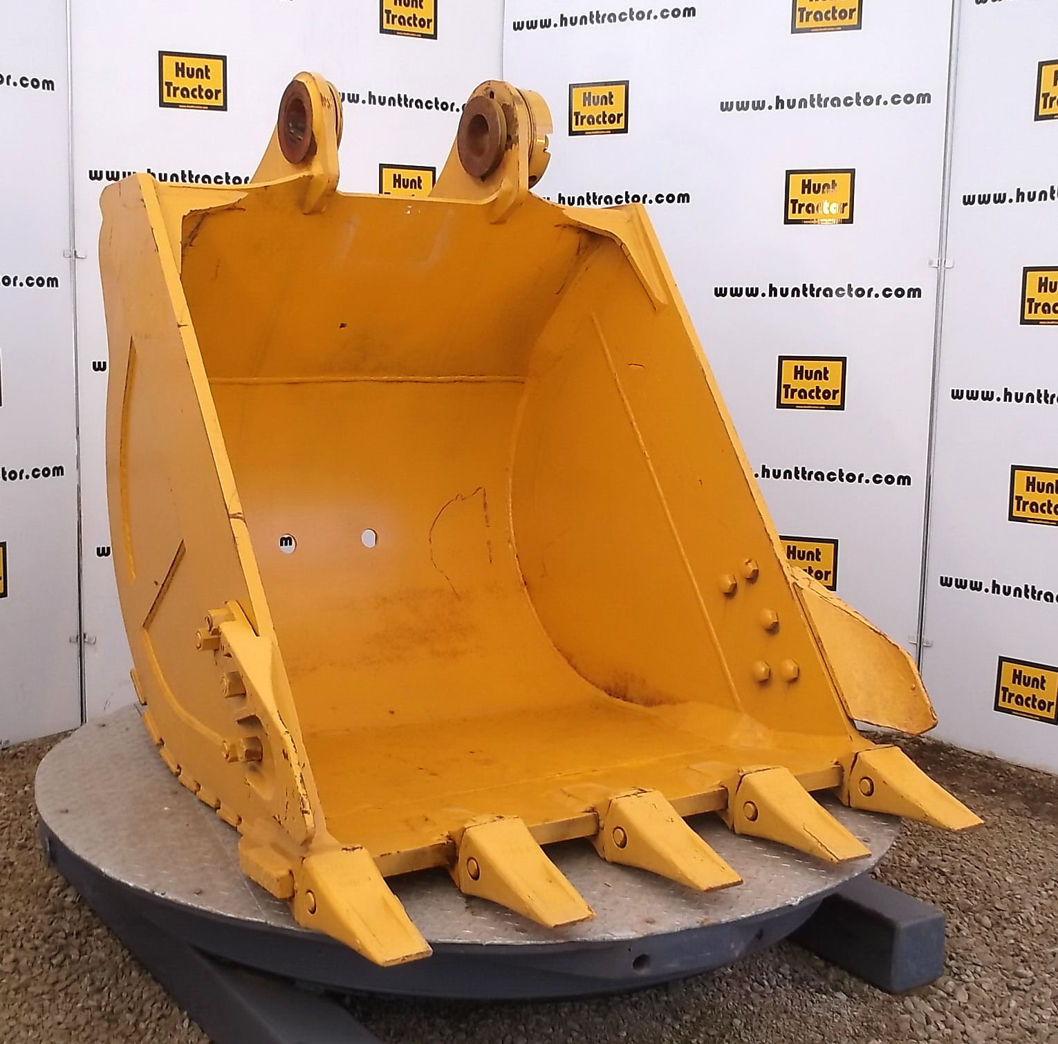 New 46" Komatsu PC200LC7 PinOn Excavator Bucket For Sale