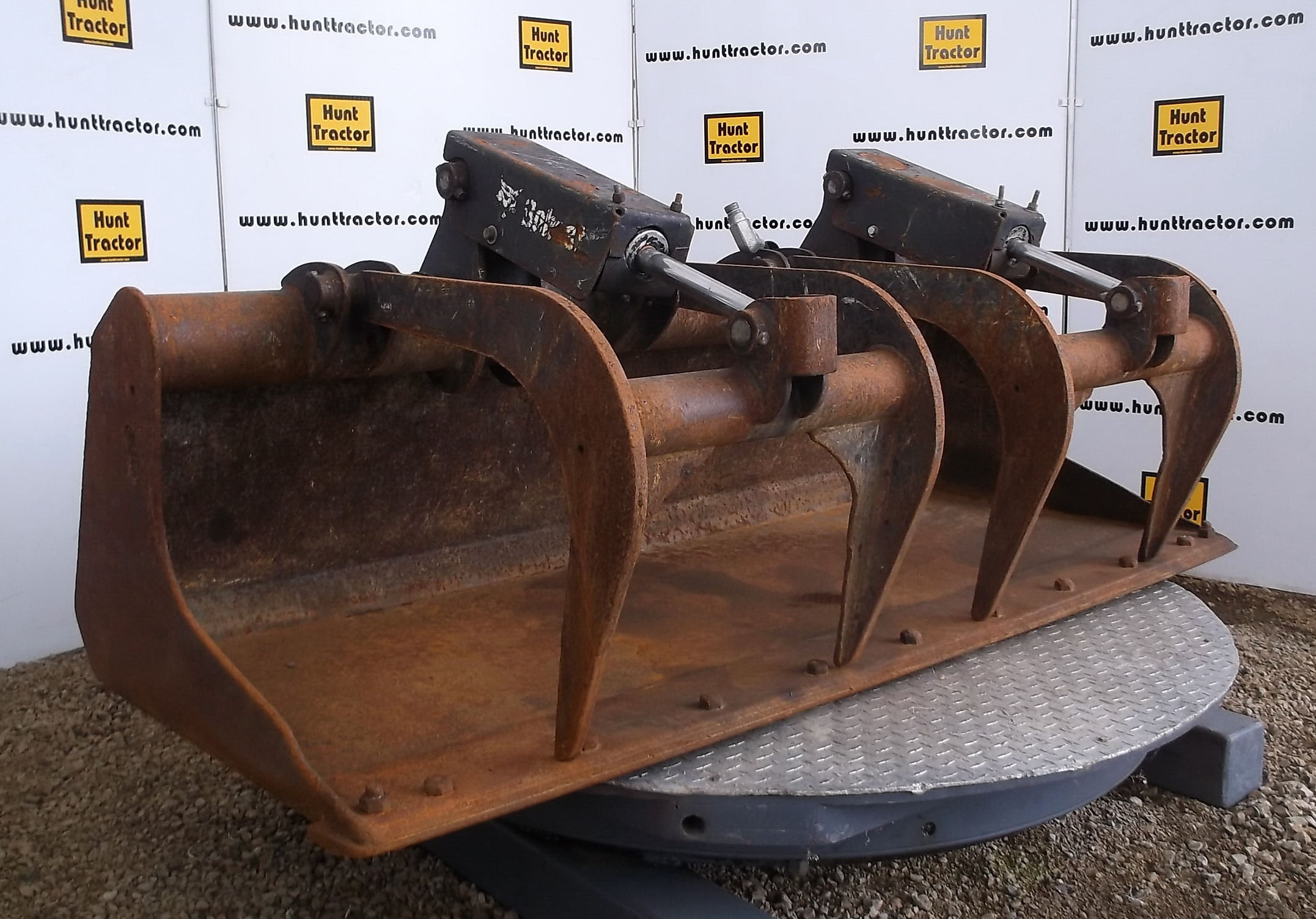 Used 73" Universal Skid Steer Grapple Loader Bucket For Sale