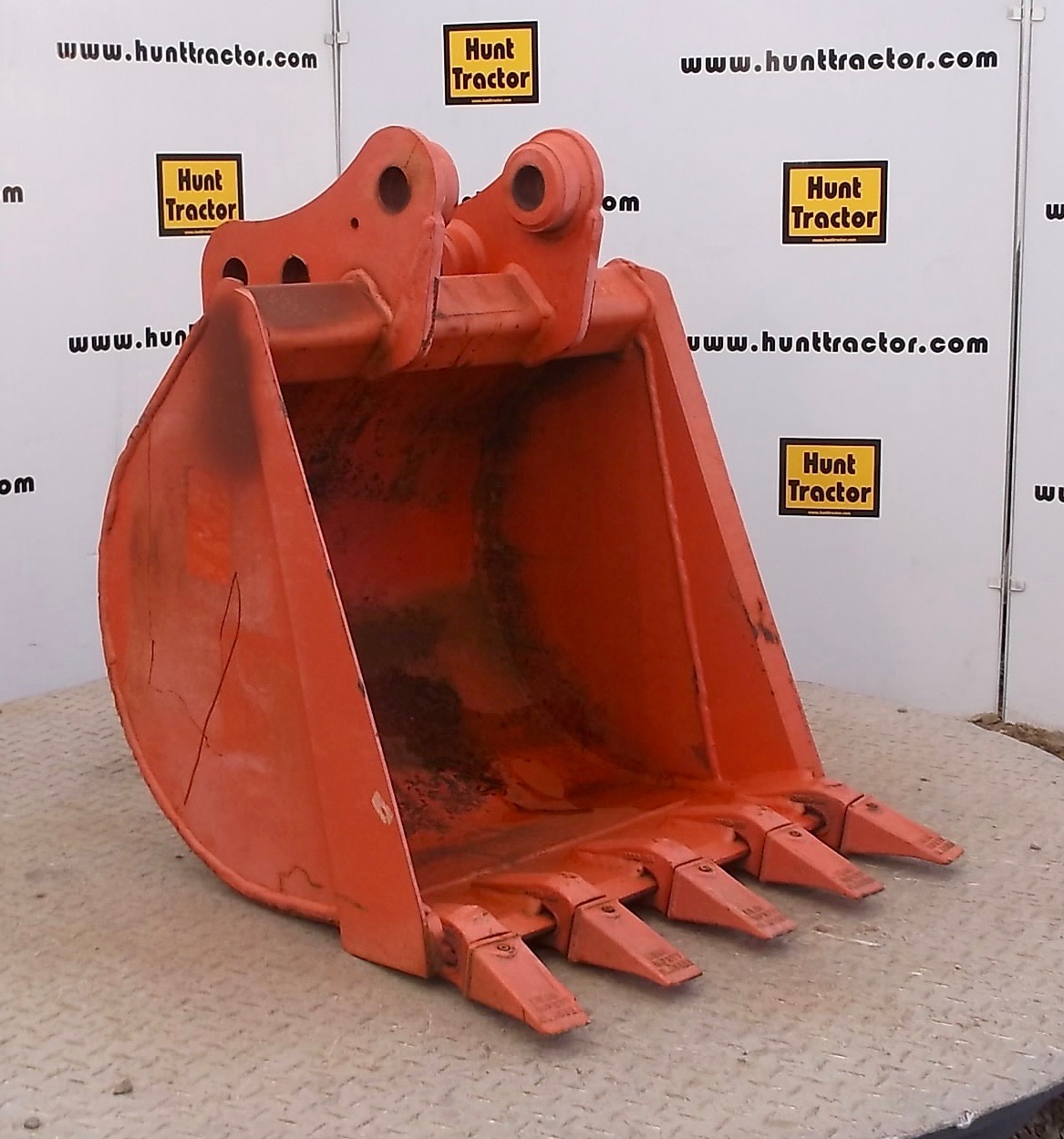 New 24" Kubota KX912 PinOn MiniExcavator Bucket For Sale