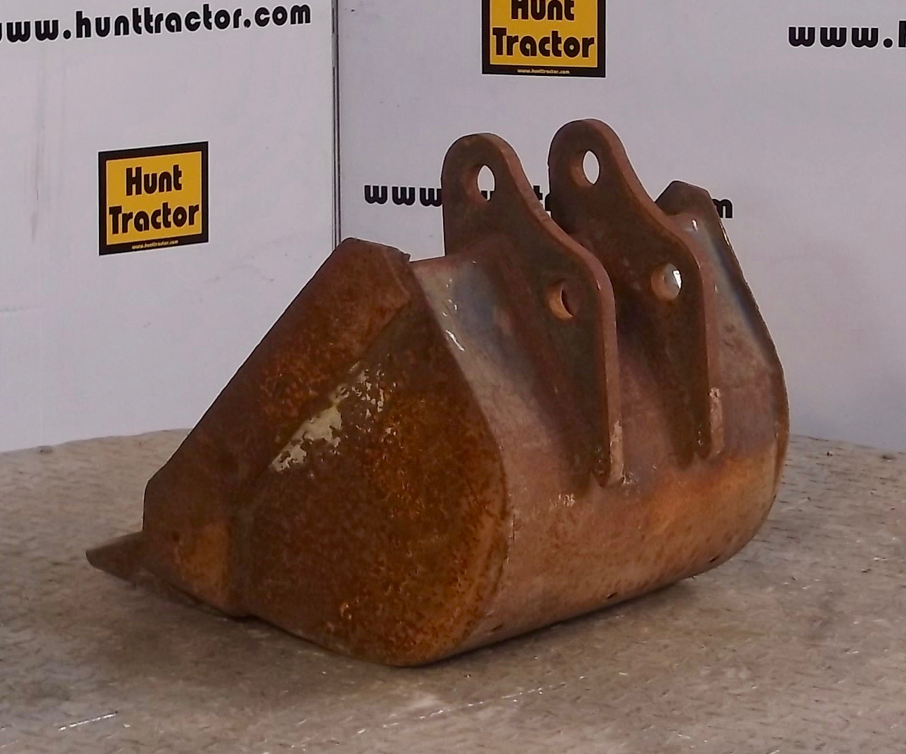 Used 16" Bobcat 322D PinOn MiniExcavator Bucket For Sale