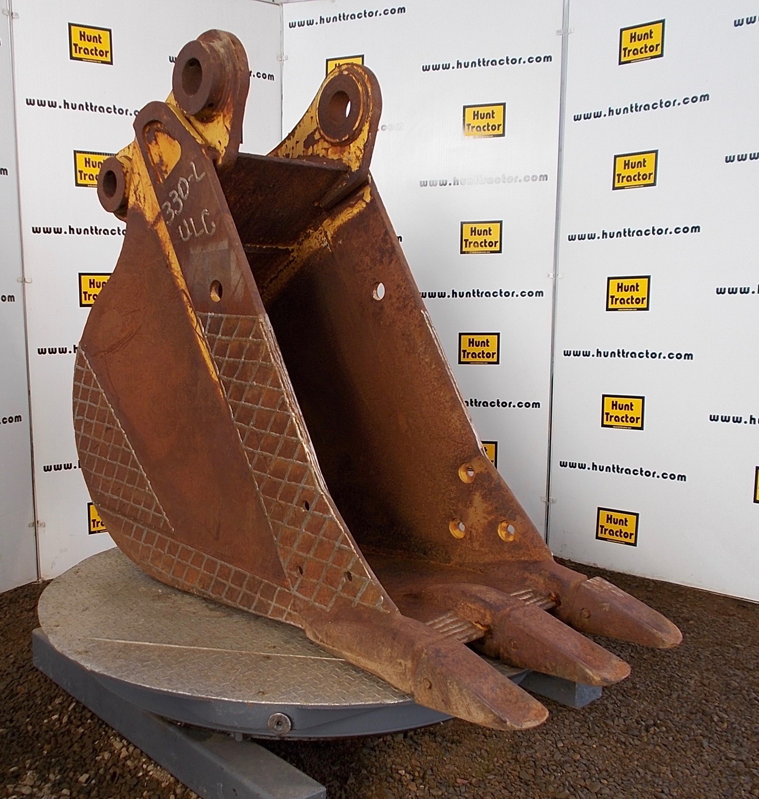 Used 30" PinOn Excavator Bucket For Sale