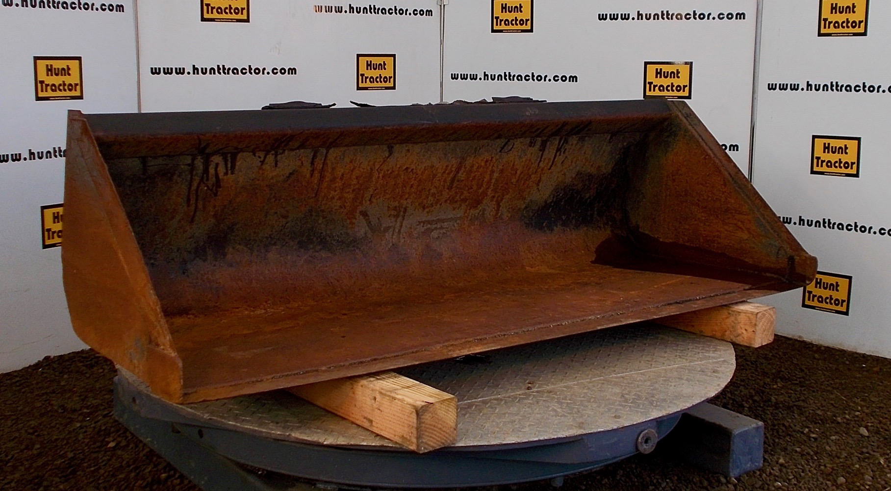 Used 69" Gehl . Quick Change General Purpose Loader Bucket For Sale