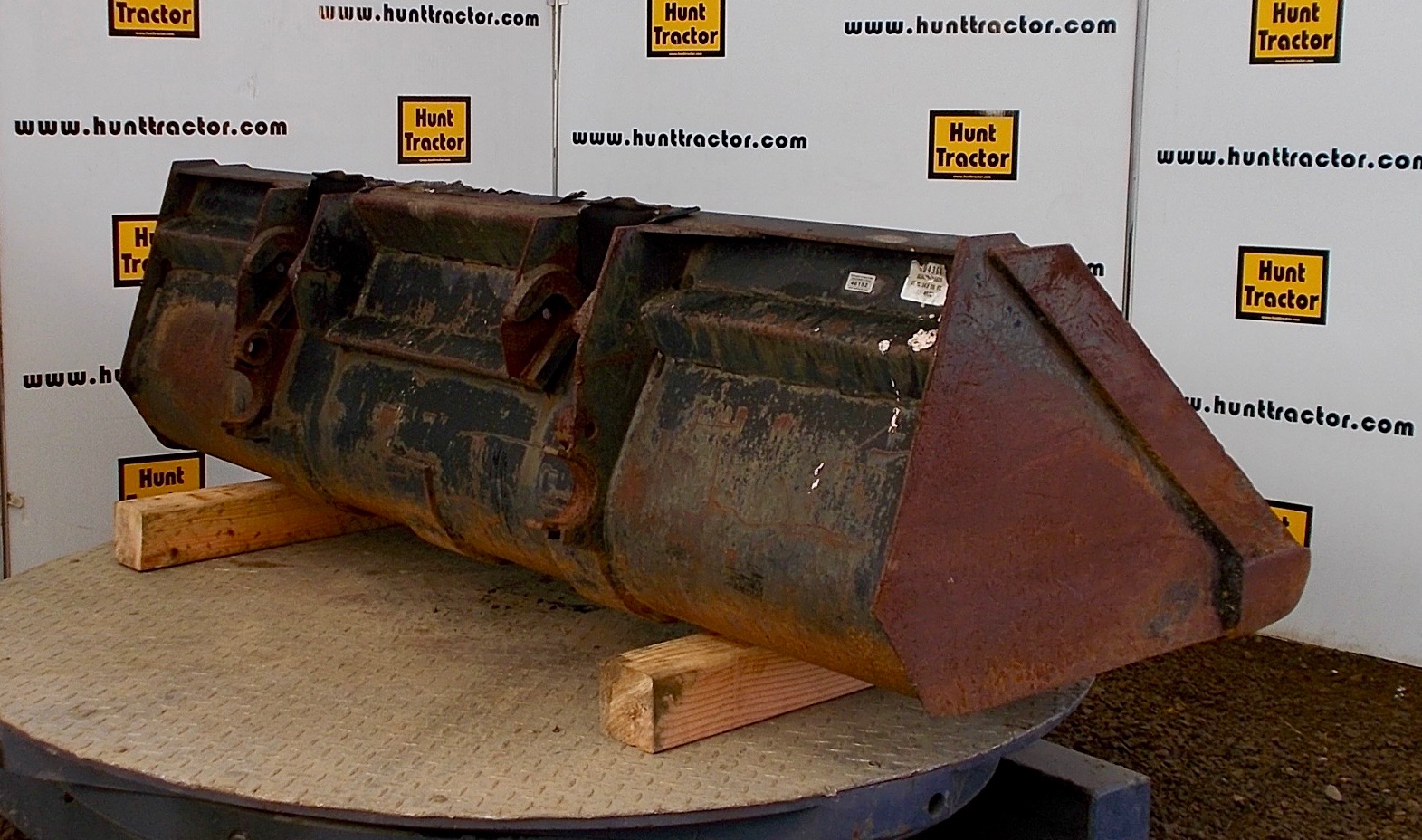 Used 69" Gehl . Quick Change General Purpose Loader Bucket For Sale