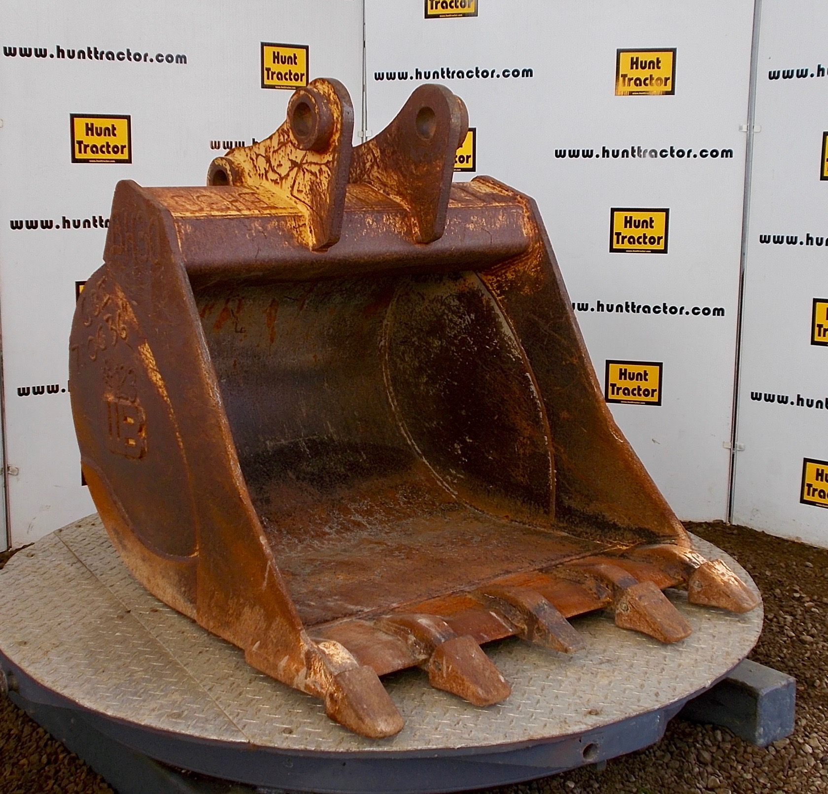 Used 36" John Deere 710C PinOn Backhoe Bucket For Sale