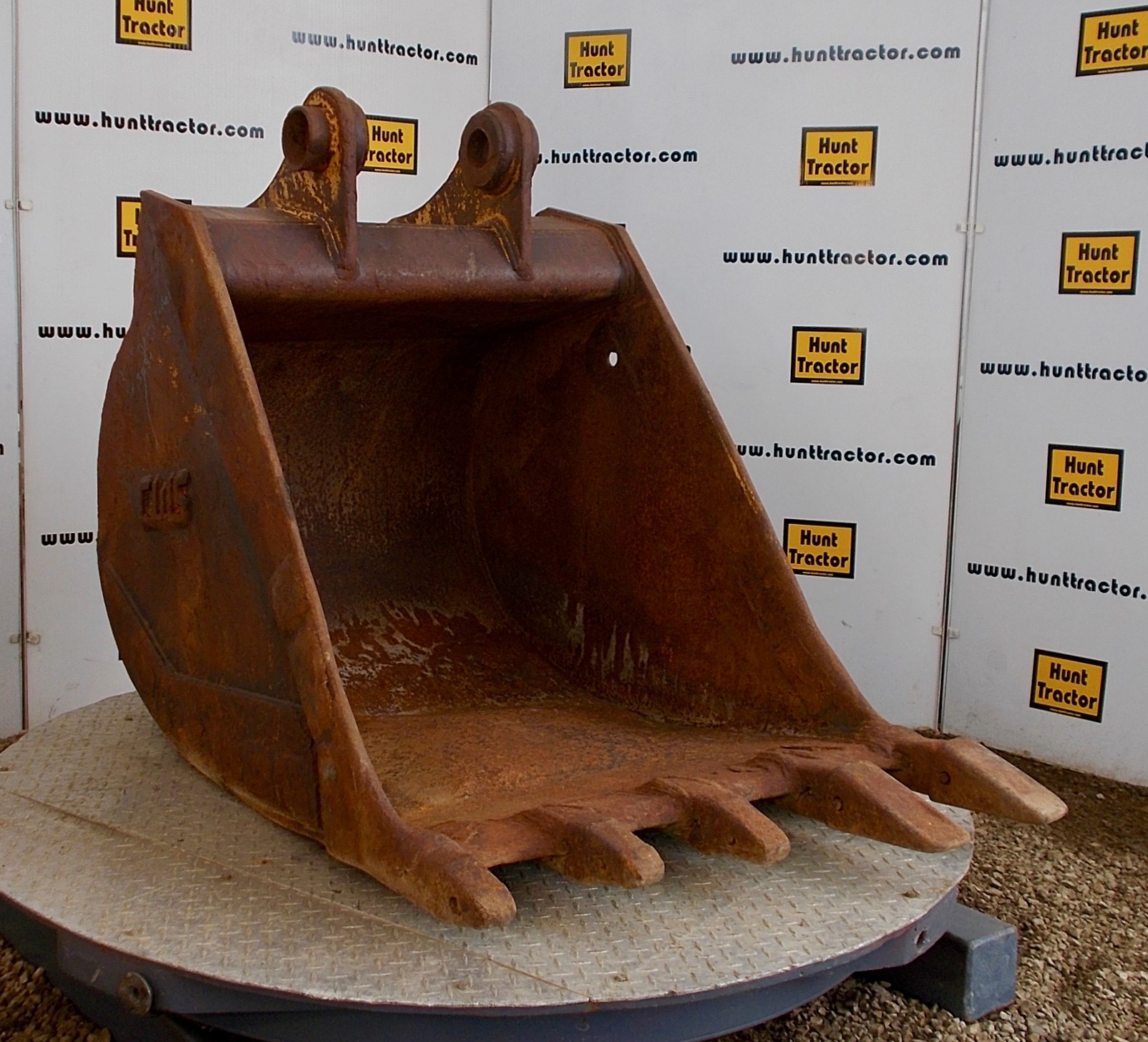 Used 36" John Deere 120 PinOn Excavator Bucket For Sale