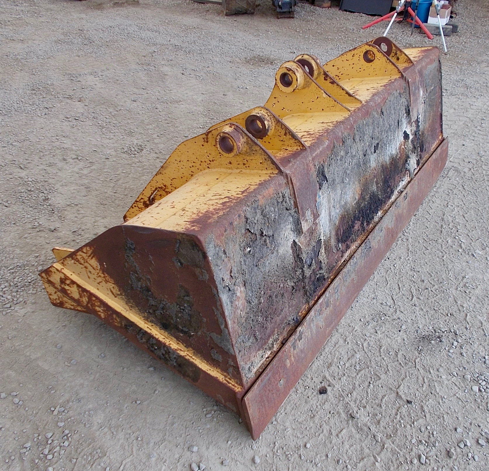 Used 86" John Deere 310E PinOn General Purpose Loader Bucket For Sale