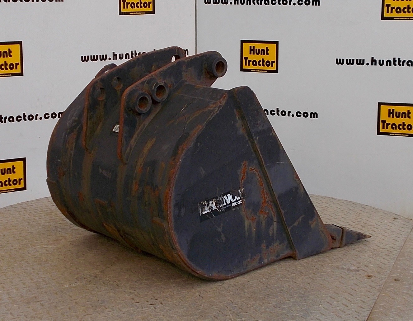 Used 24" Bobcat 607 PinOn Backhoe Bucket For Sale