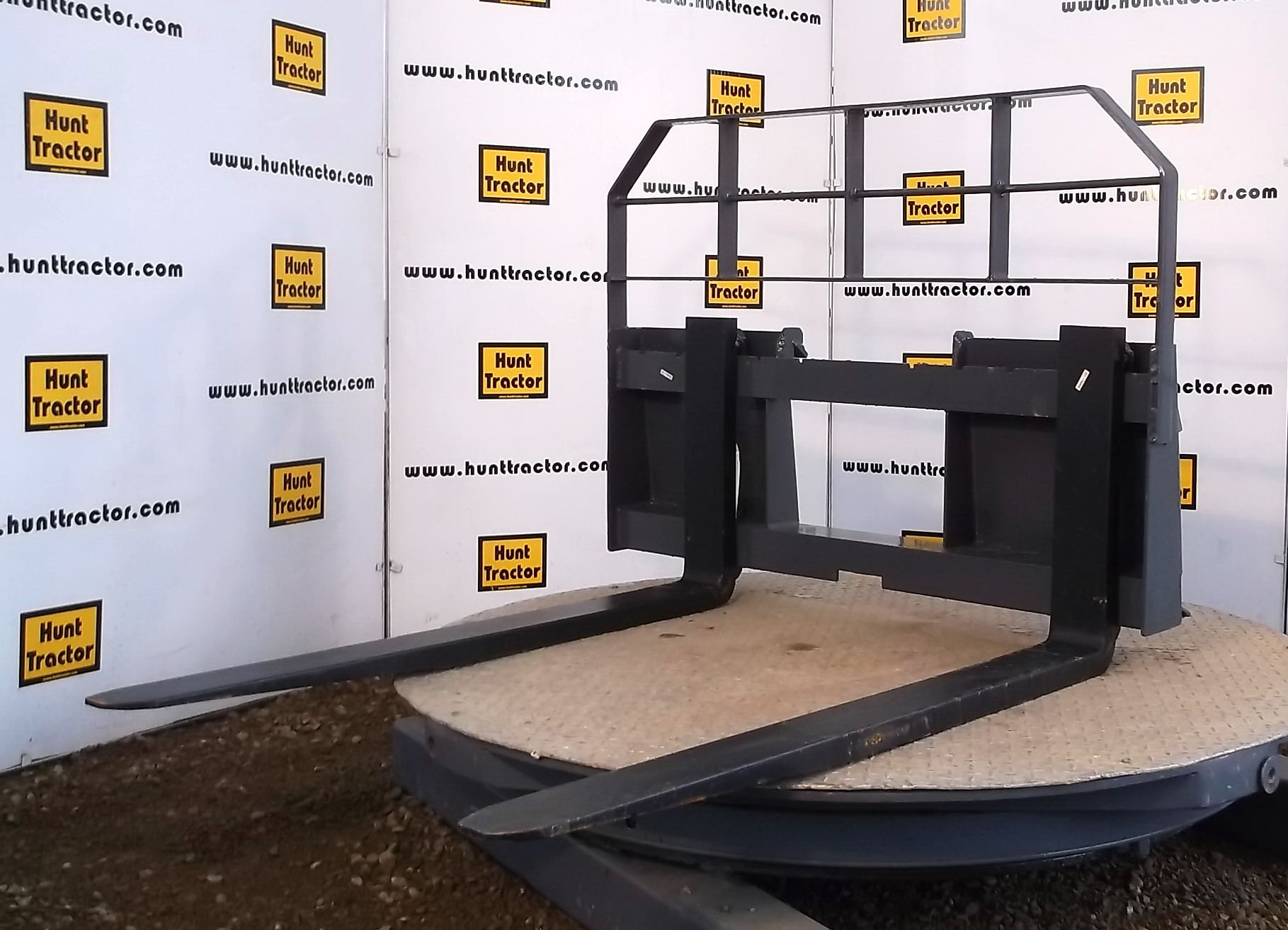 New 4,500 lb Universal Skid Steer Forks For Sale