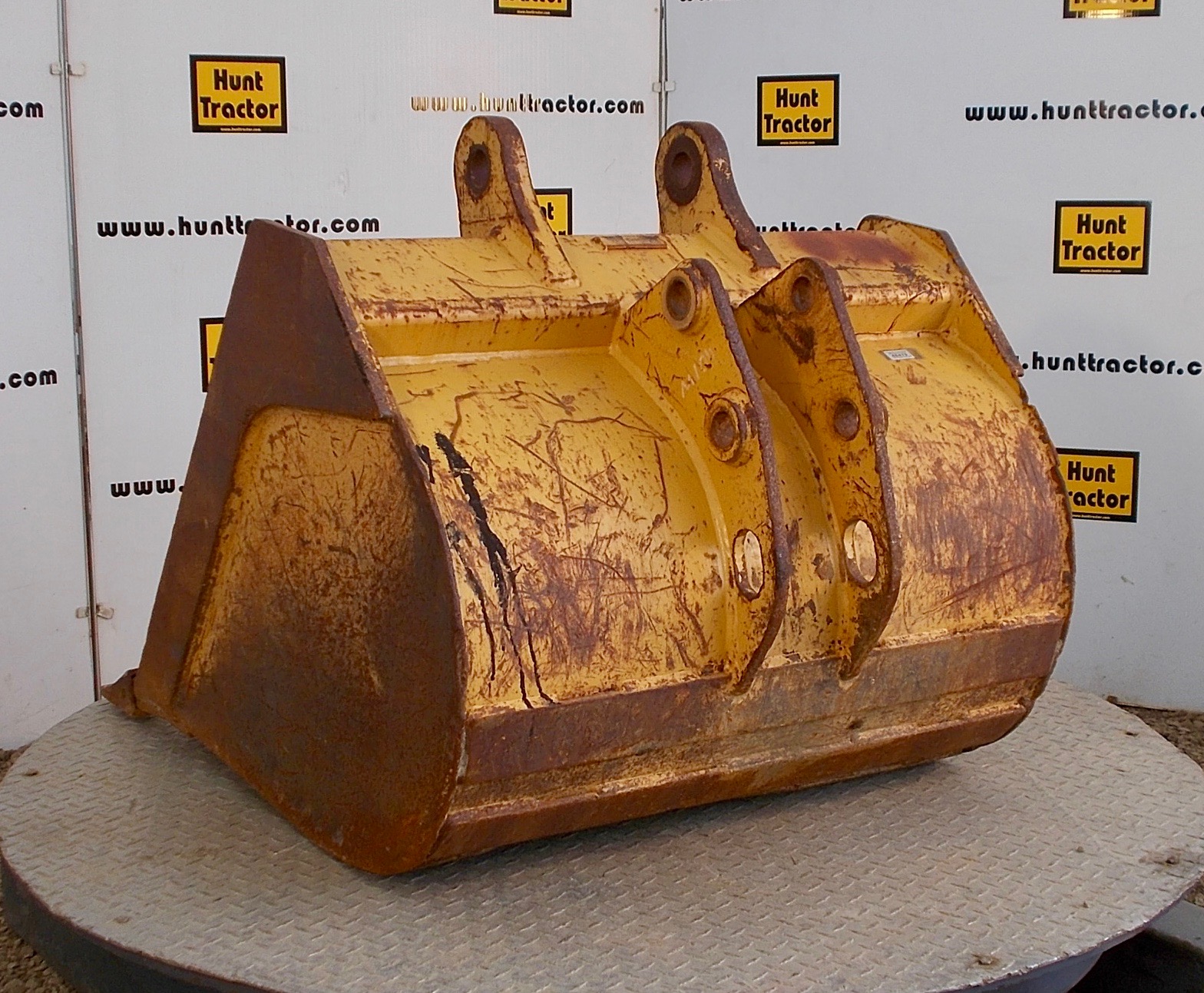 Used 36" Case 580M PinOn Backhoe Bucket For Sale