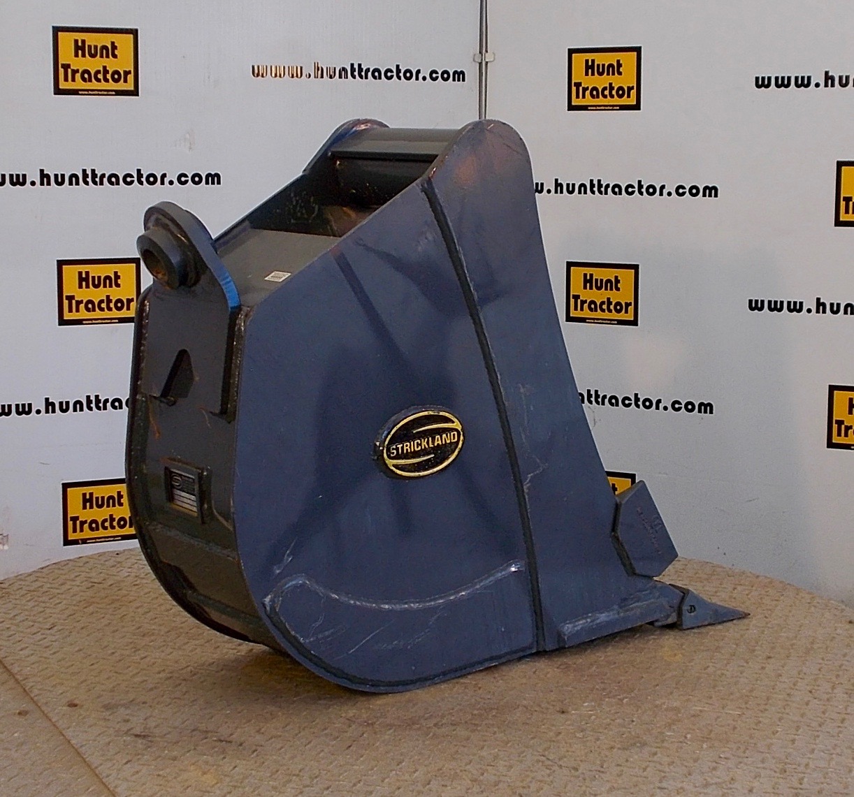 New 12" 1/4 Yd WainRoy Backhoe Bucket For Sale