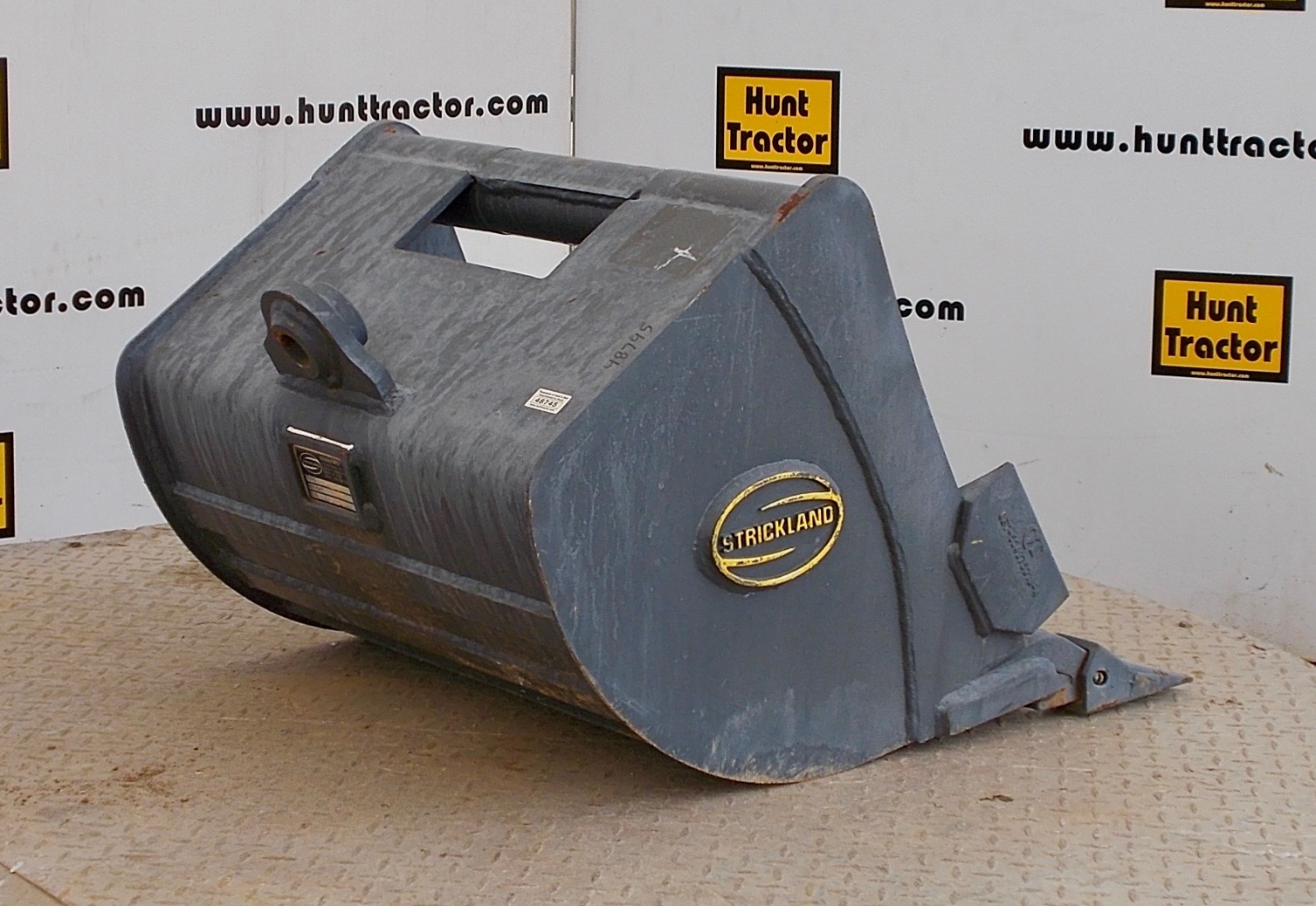 New 24" 1/8 Yd WainRoy MiniExcavator Bucket For Sale
