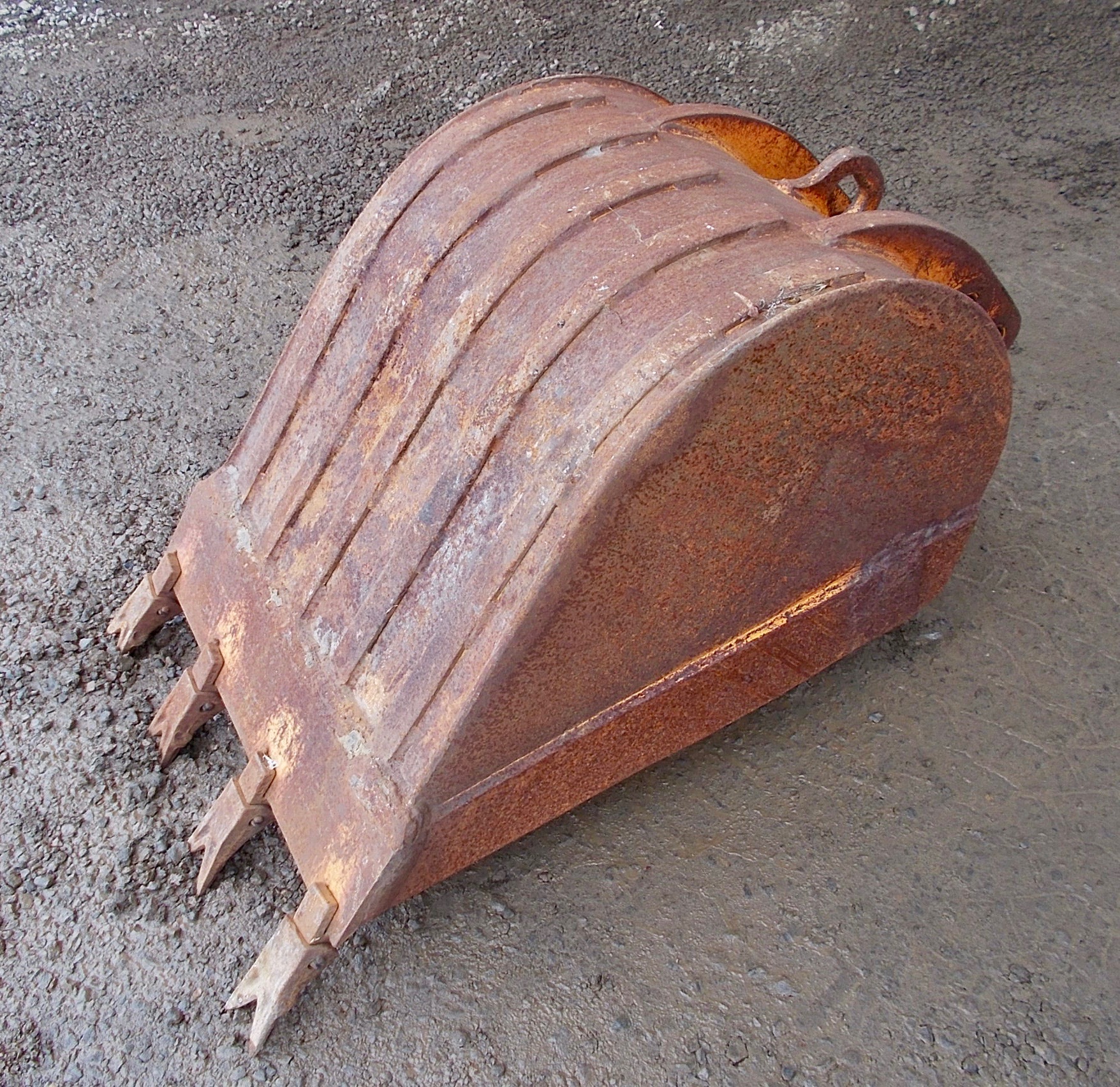 Used 24" John Deere 310D PinOn Backhoe Bucket For Sale