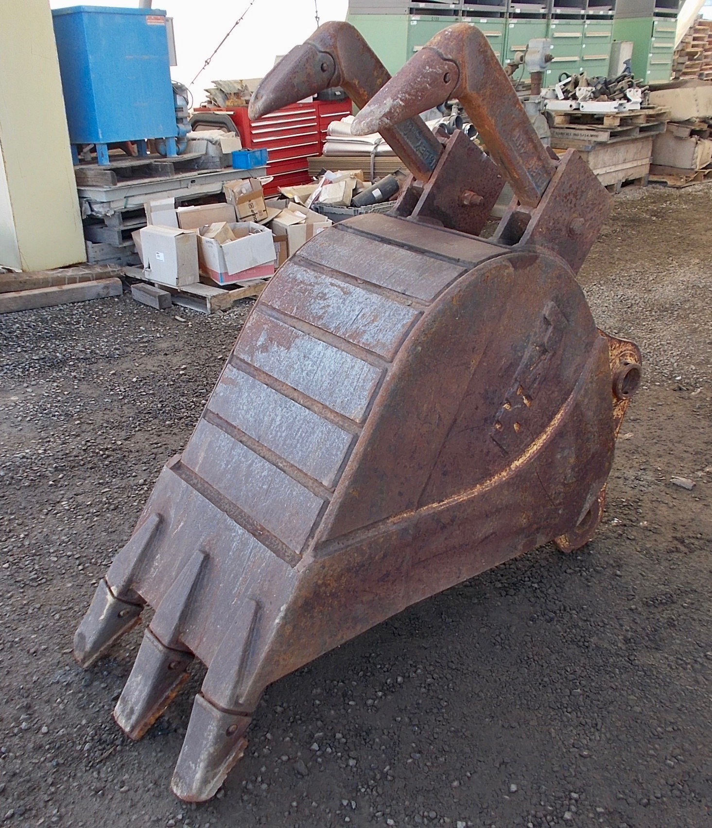 Used 24" Hitachi EX200 PinOn Excavator Bucket For Sale