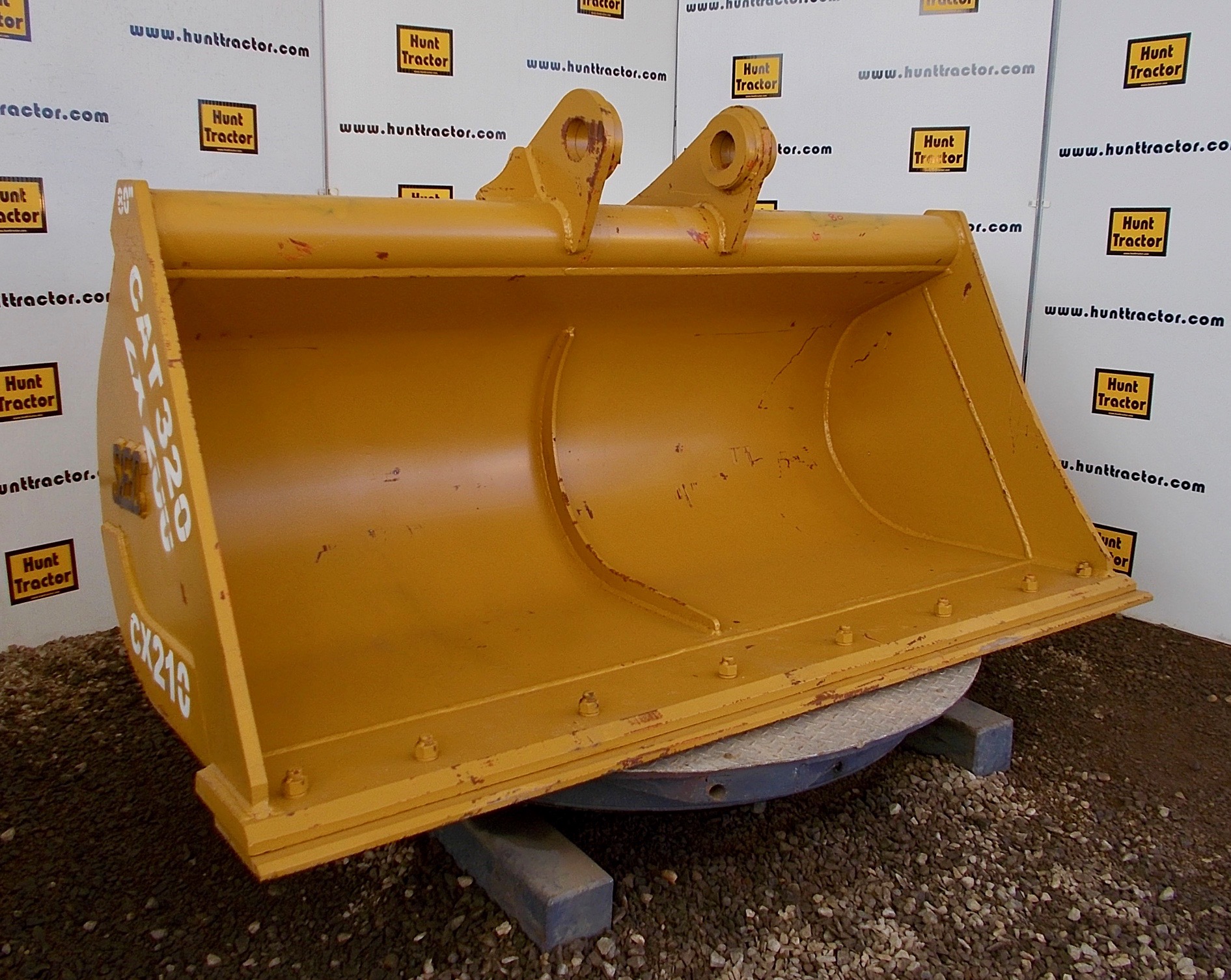 New 82" Doosan 170 PinOn Excavator Bucket For Sale