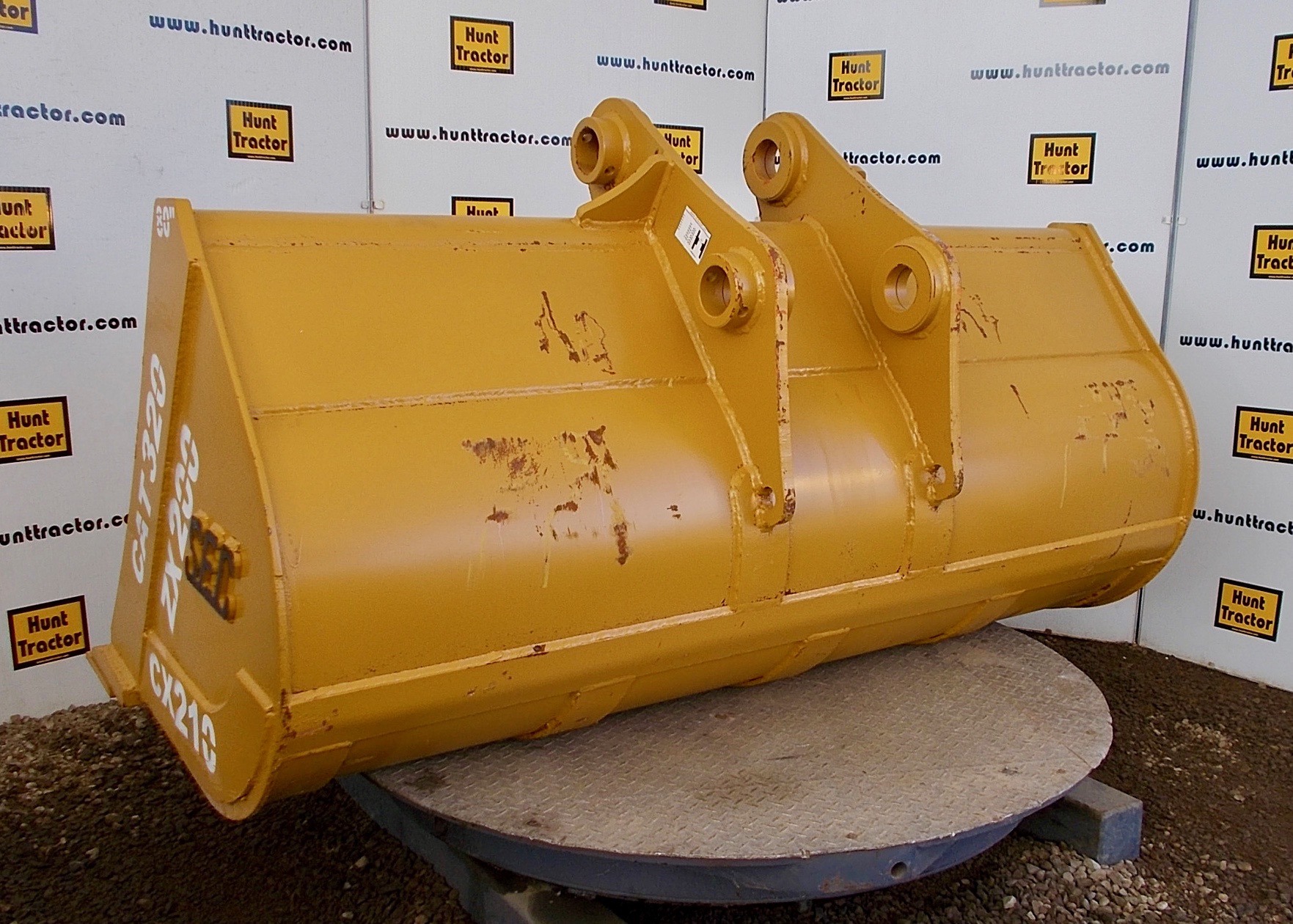 New 82" Doosan 170 PinOn Excavator Bucket For Sale