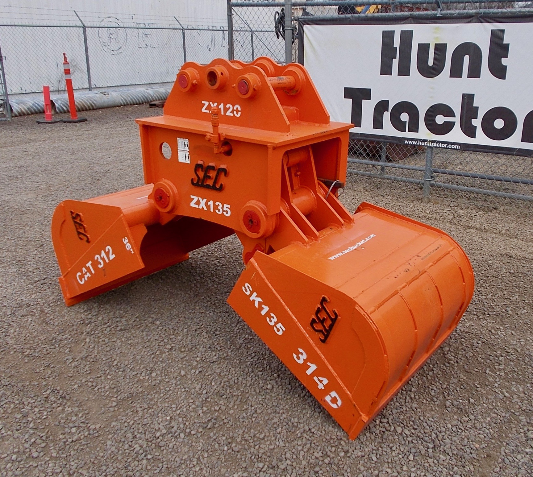 New 36" PinOn Clamshell Bucket For Sale