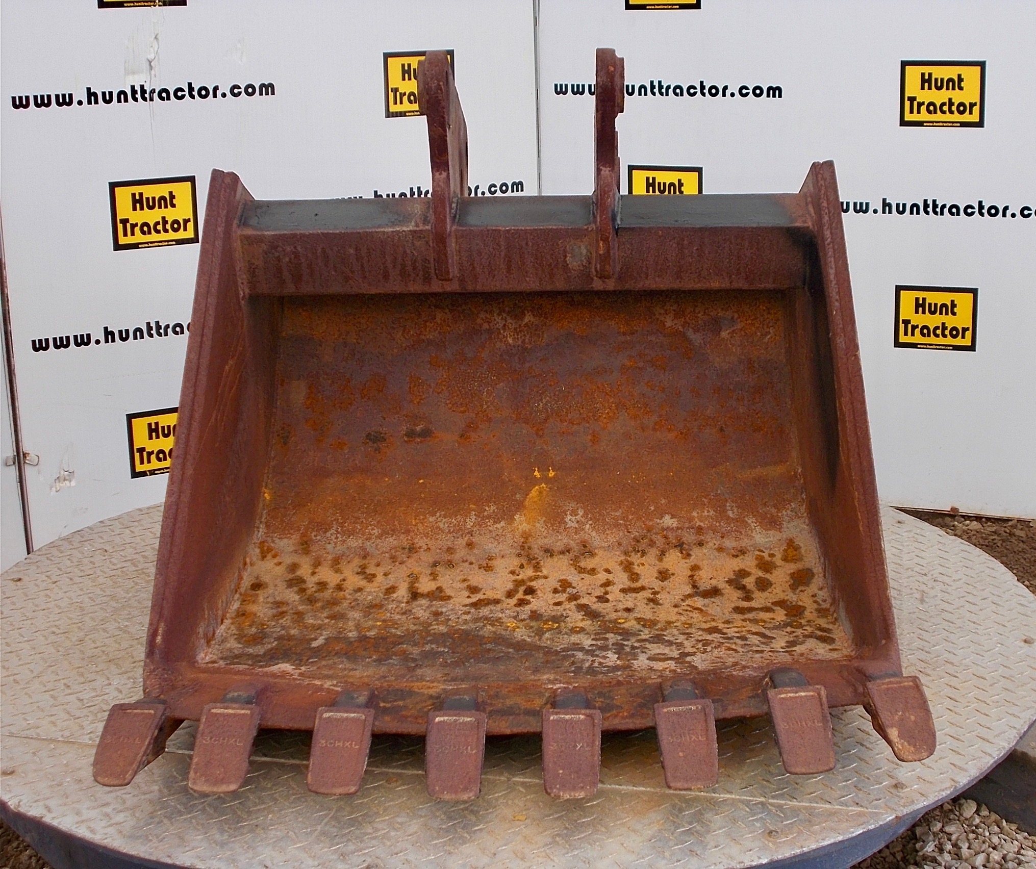 Used 36" Ford 555 PinOn Backhoe Bucket For Sale