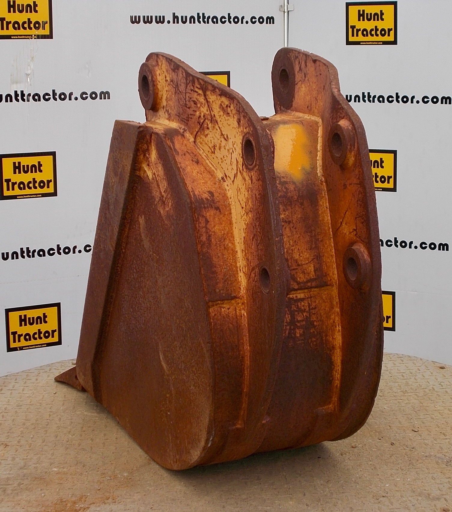 Used 18" Case 580B PinOn Backhoe Bucket For Sale