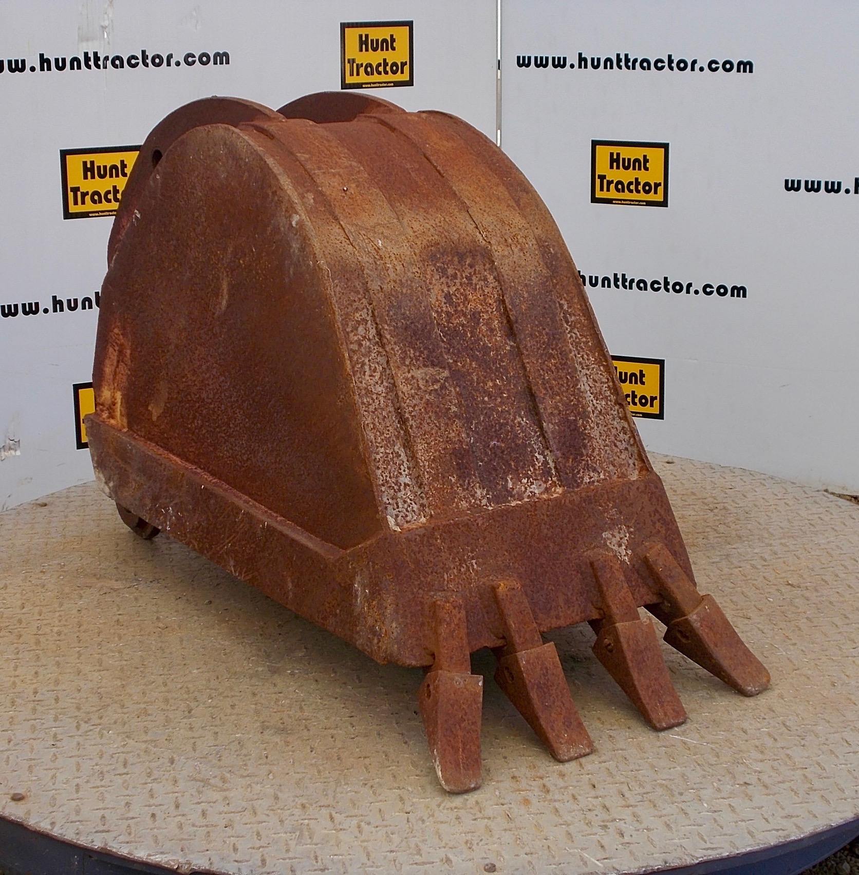 Used 18" Case 580C PinOn Backhoe Bucket For Sale