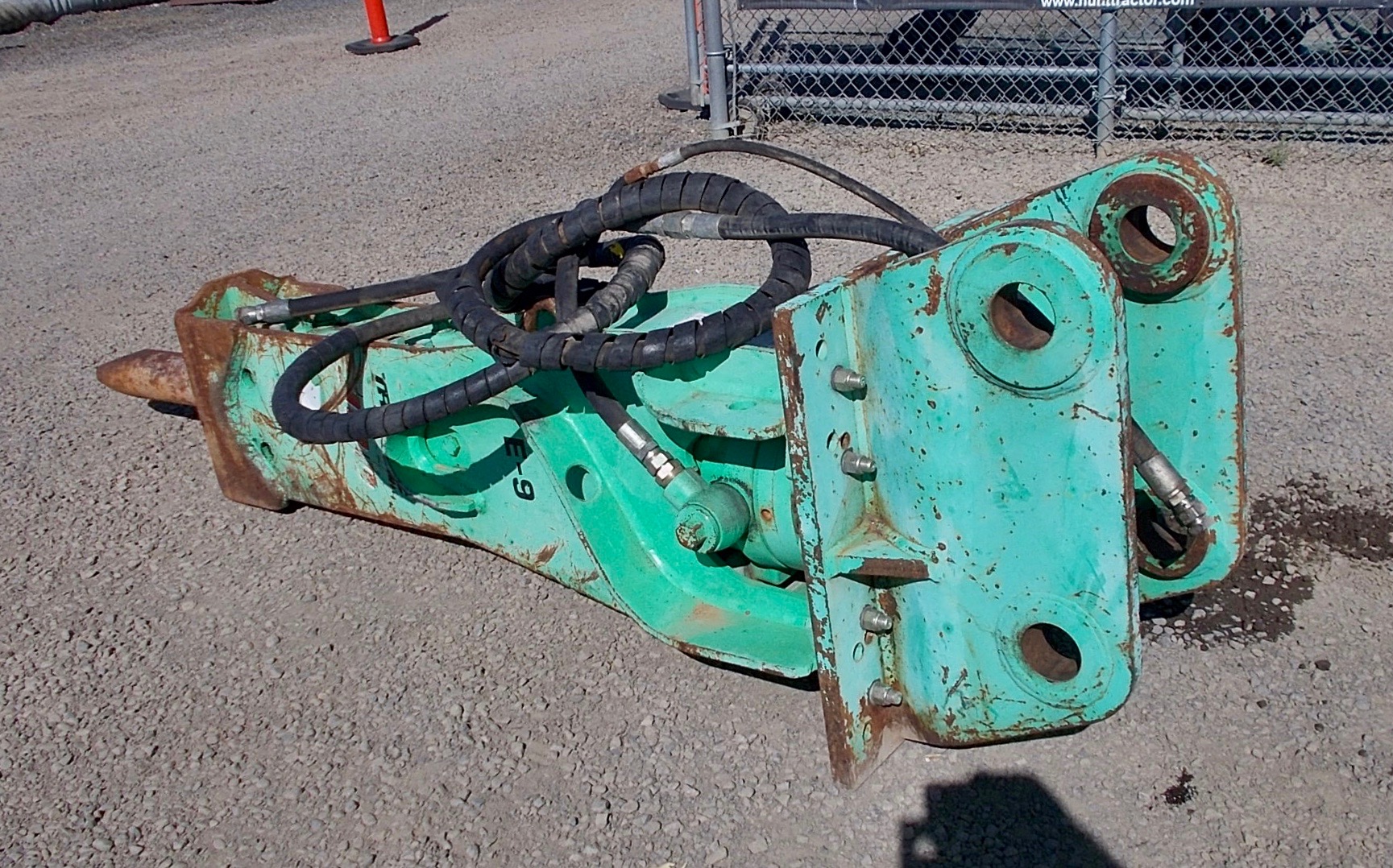 Used Tramac 900 Hydraulic Hammer/Breaker for 1926 Ton Excavator For Sale