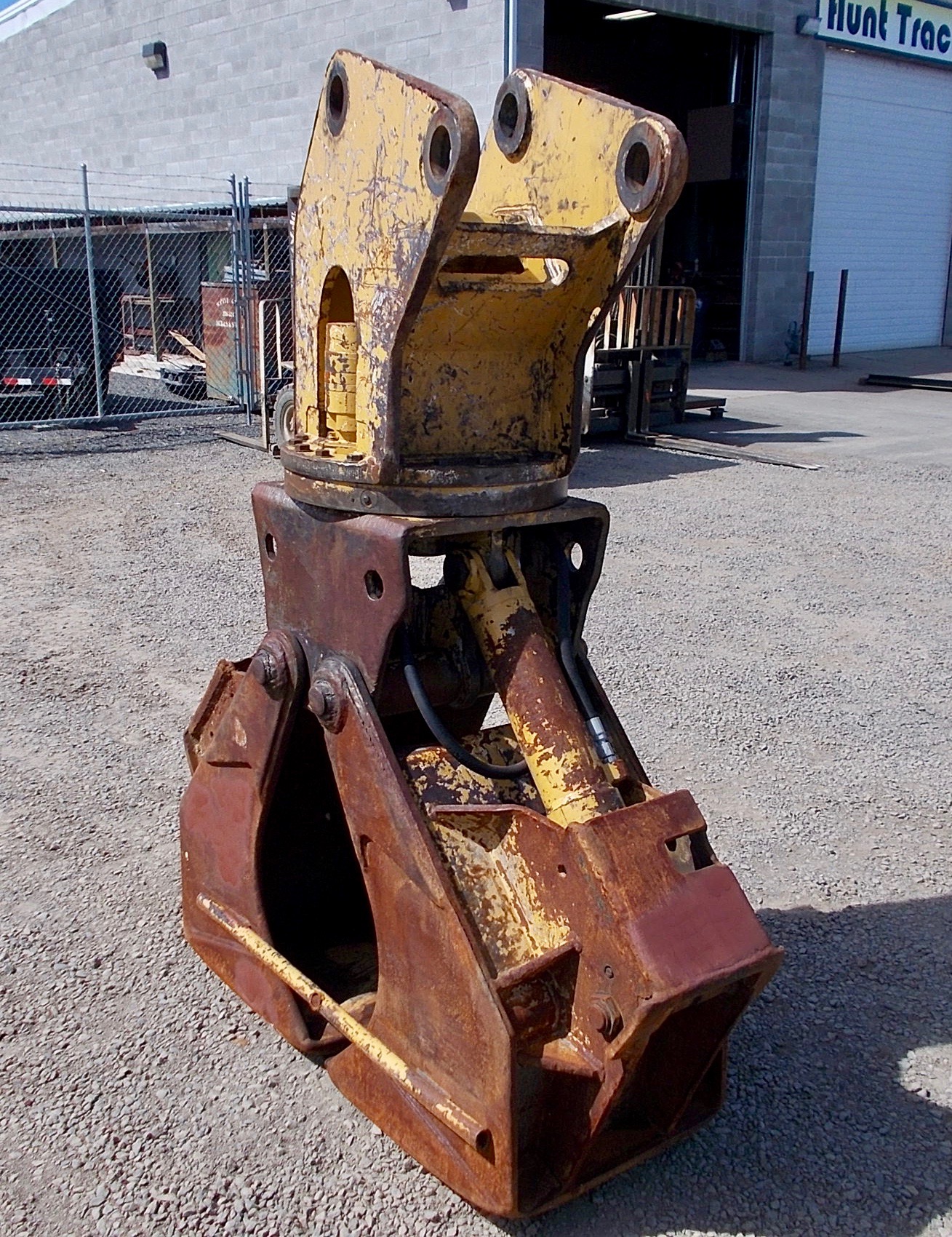 Used PinOn Clamshell Bucket For Sale