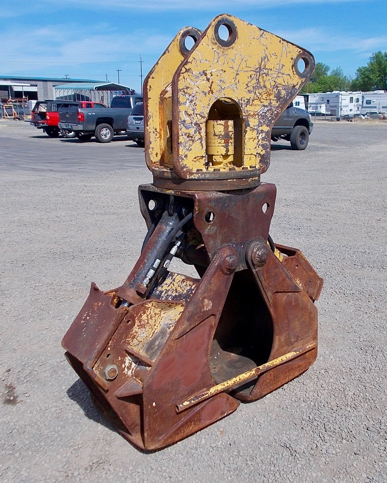 Used PinOn Clamshell Bucket For Sale