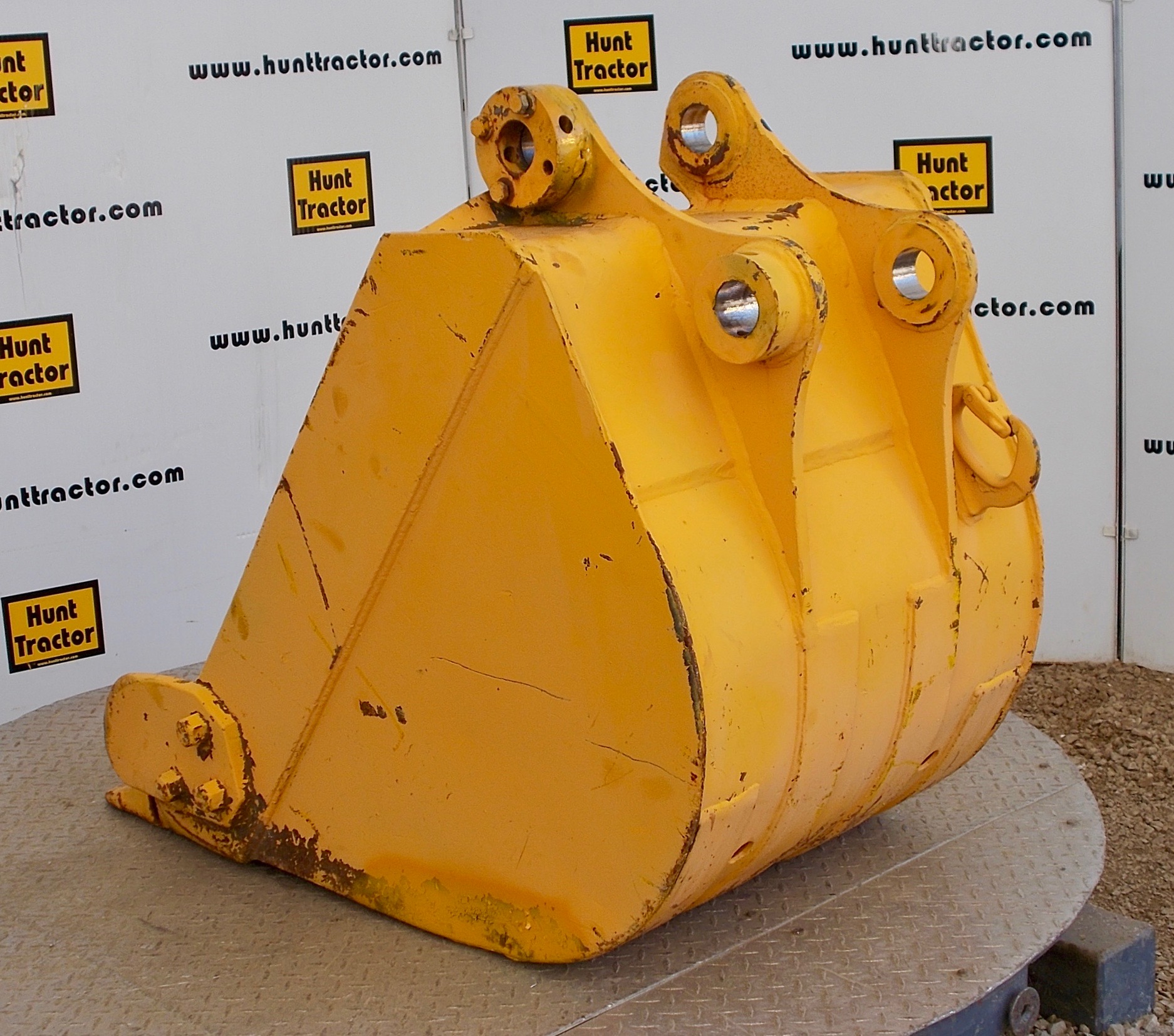 Used 25" Yanmar SV100 PinOn Excavator Bucket For Sale