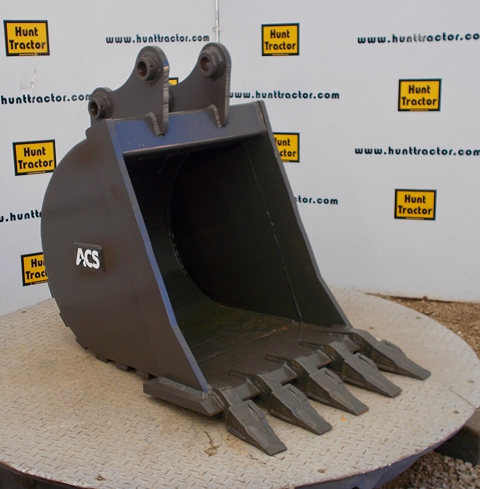 New 26" Caterpillar 304CR PinOn MiniExcavator Bucket For Sale