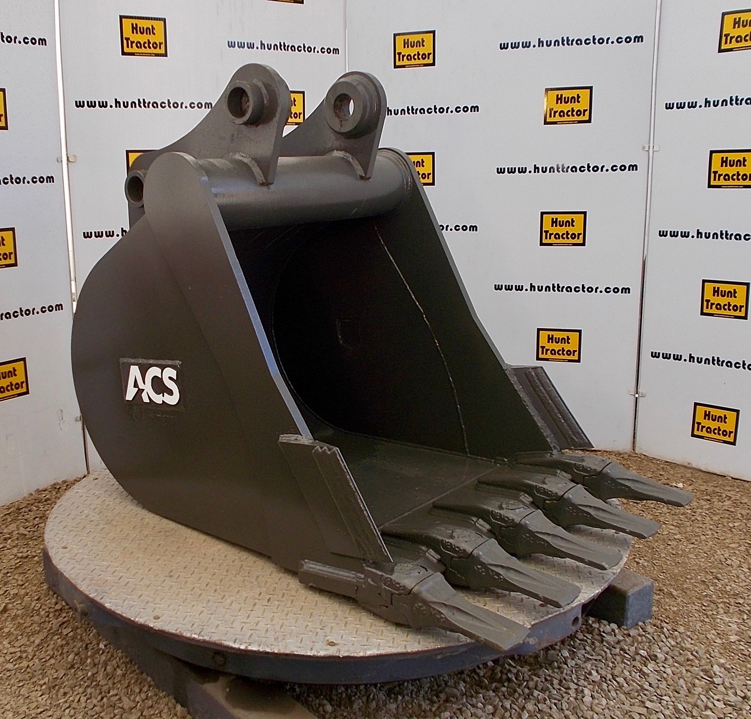 New 37 Caterpillar 315 Pin On Excavator Bucket For Sale