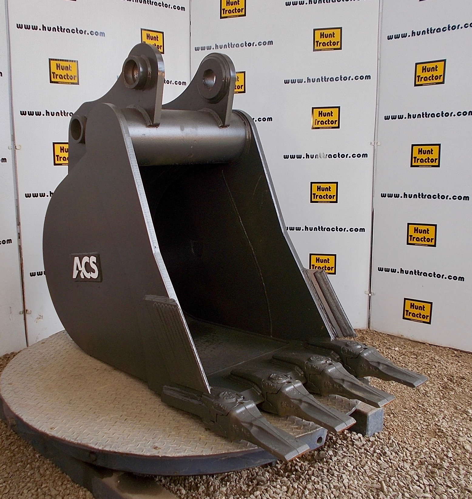 New 33" Hitachi EX200 PinOn Excavator Bucket For Sale