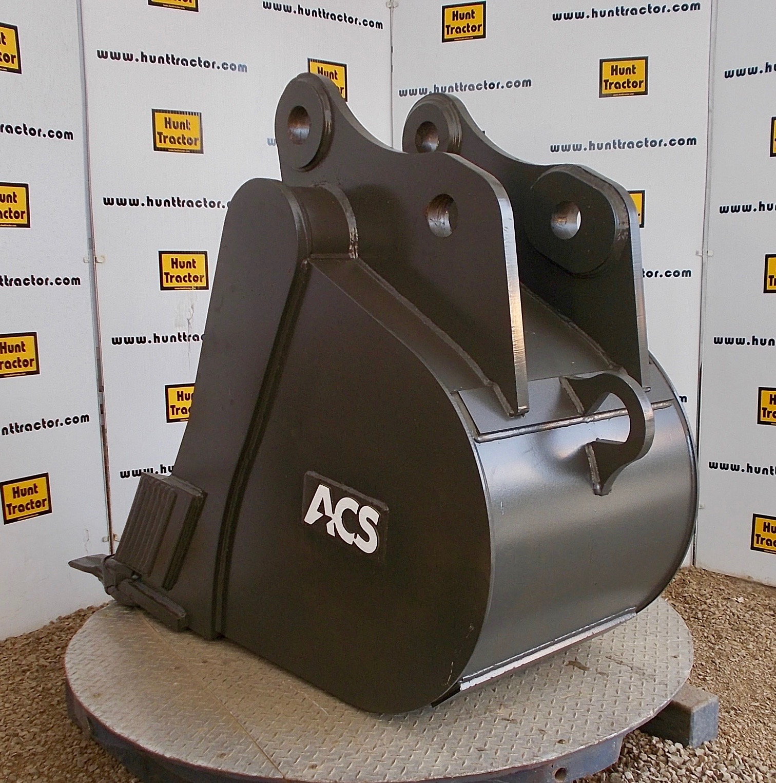 New 33" Hitachi EX200 PinOn Excavator Bucket For Sale