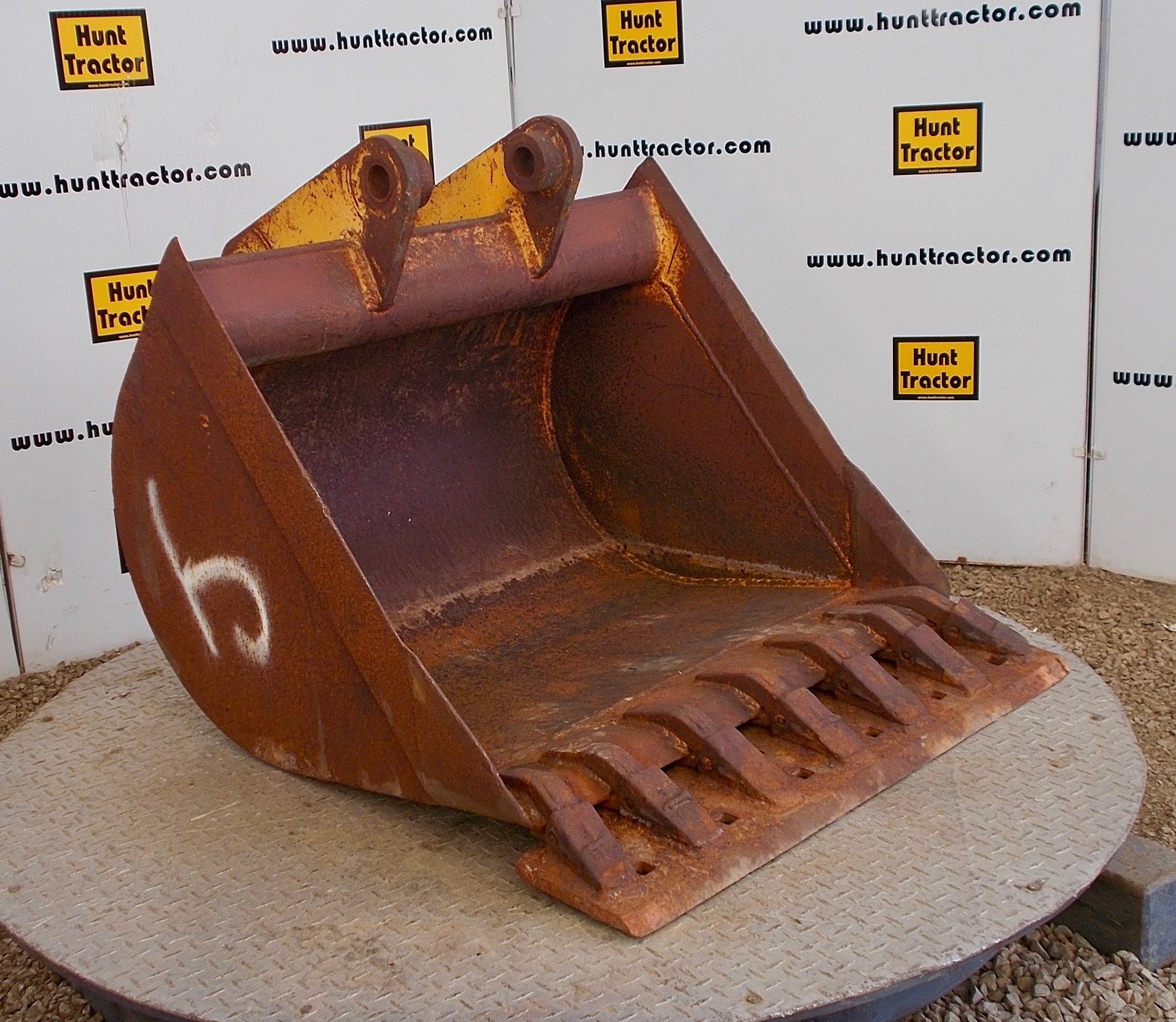 Used 36" John Deere 310D PinOn Backhoe Bucket For Sale