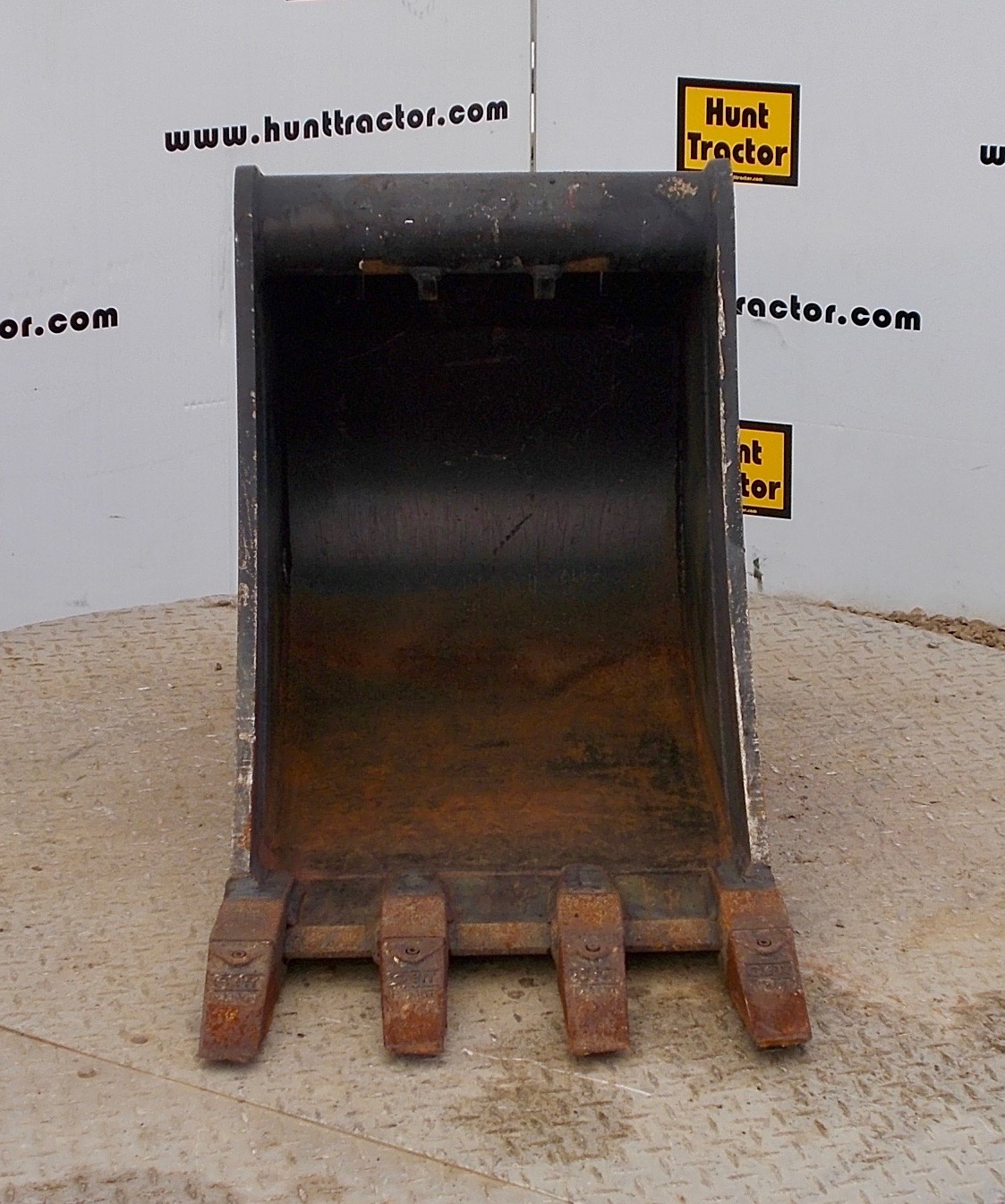 Used 18" 1/8 Yd WainRoy XLS MiniExcavator Bucket For Sale
