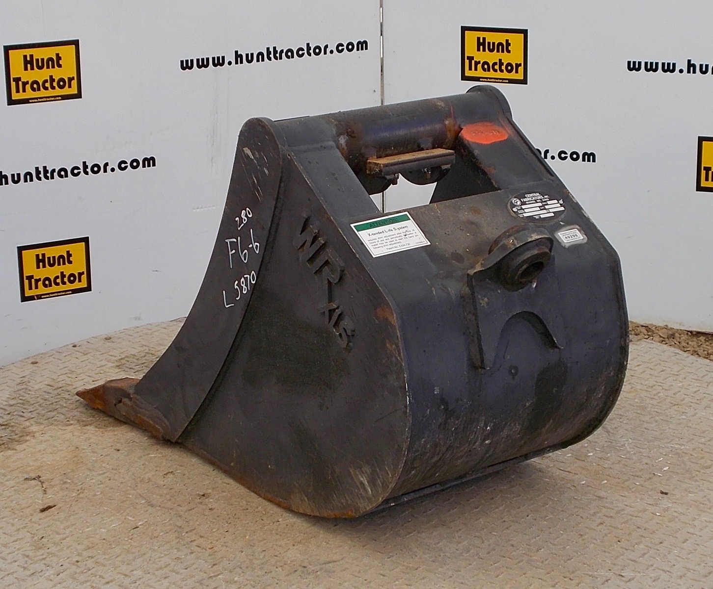 Used 18" 1/8 Yd WainRoy XLS MiniExcavator Bucket For Sale
